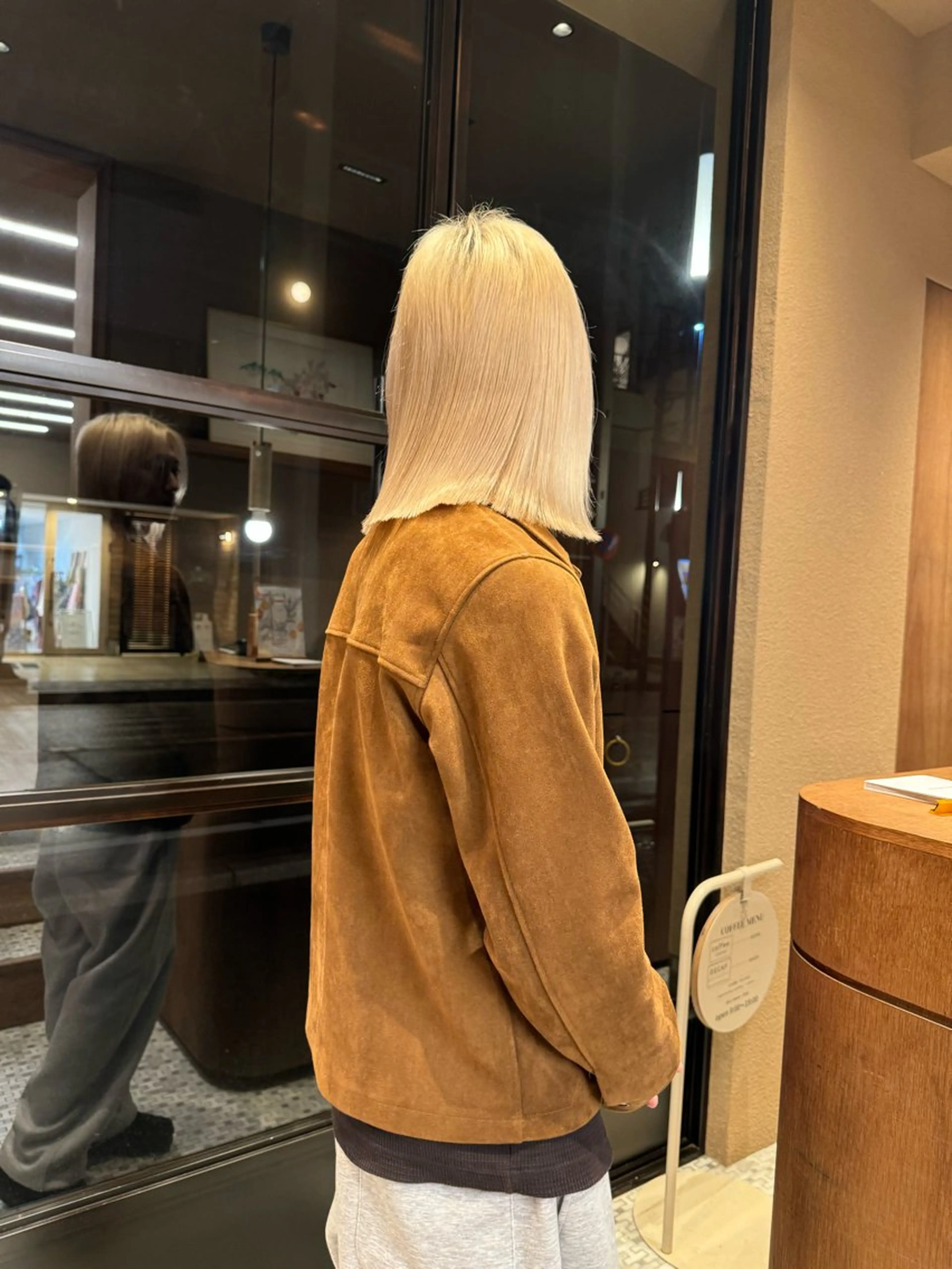 ミディアム カラー hina 🛋️ブリーチカラーのヘアスタイル