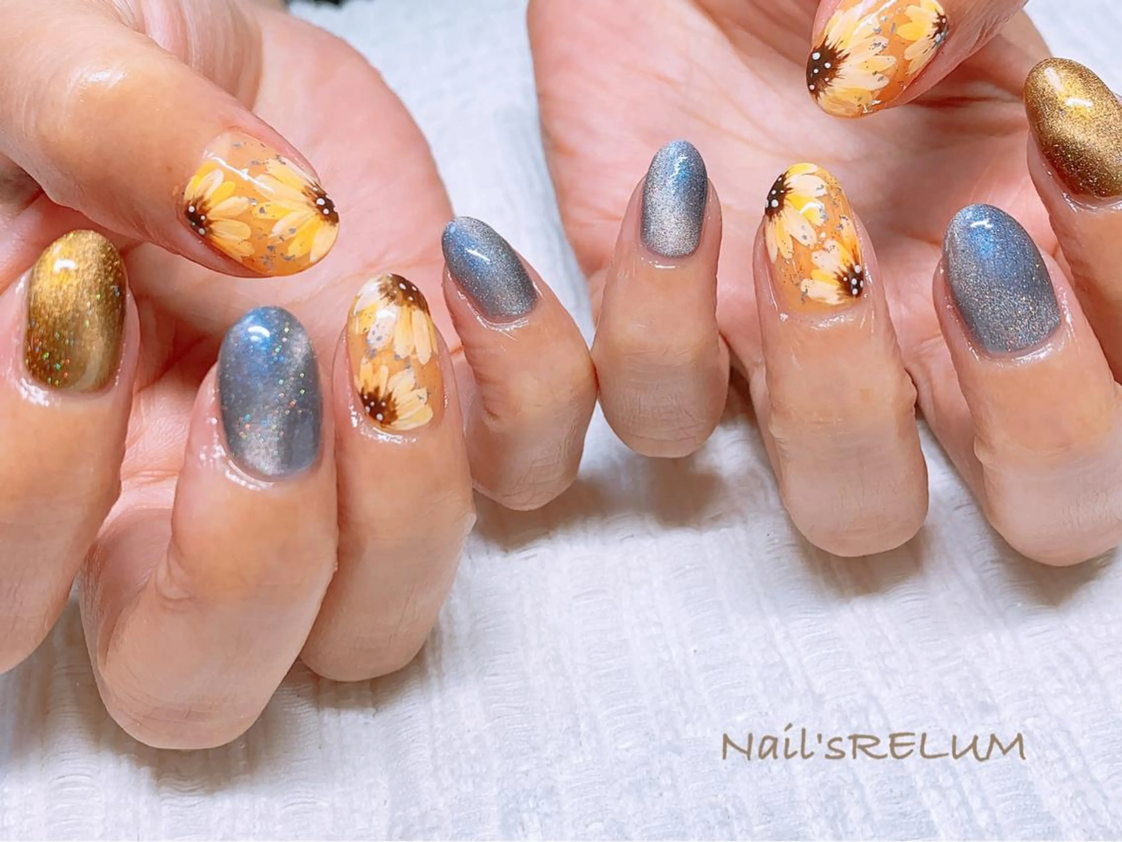 ネイル THECOLORS所属・近貞 莉奈のネイルデザイン