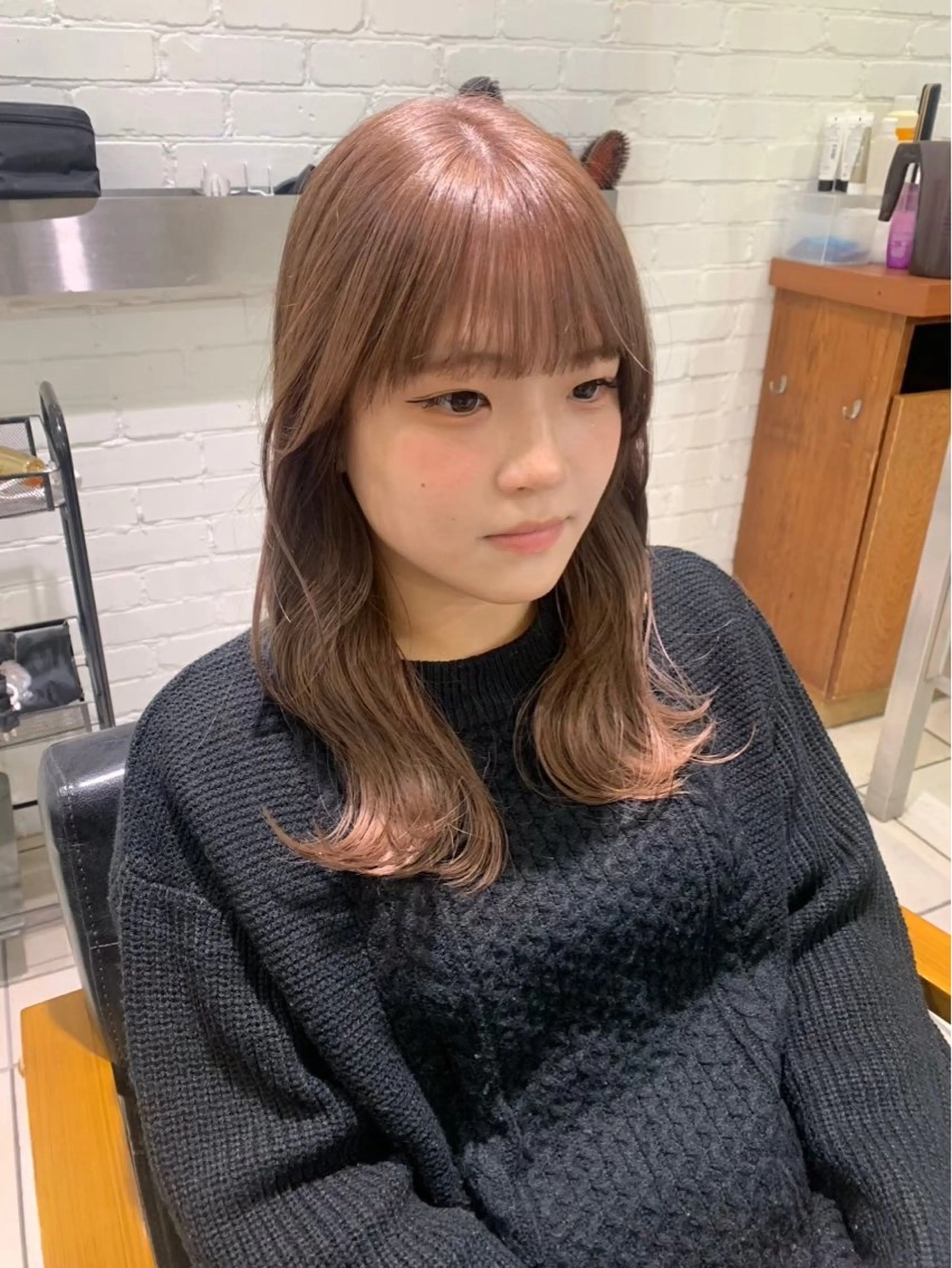 ロング カラー ベージュカラー ミルクティーベージュ 🌟デザインカラー 🌟コノミ🌟のヘアスタイル