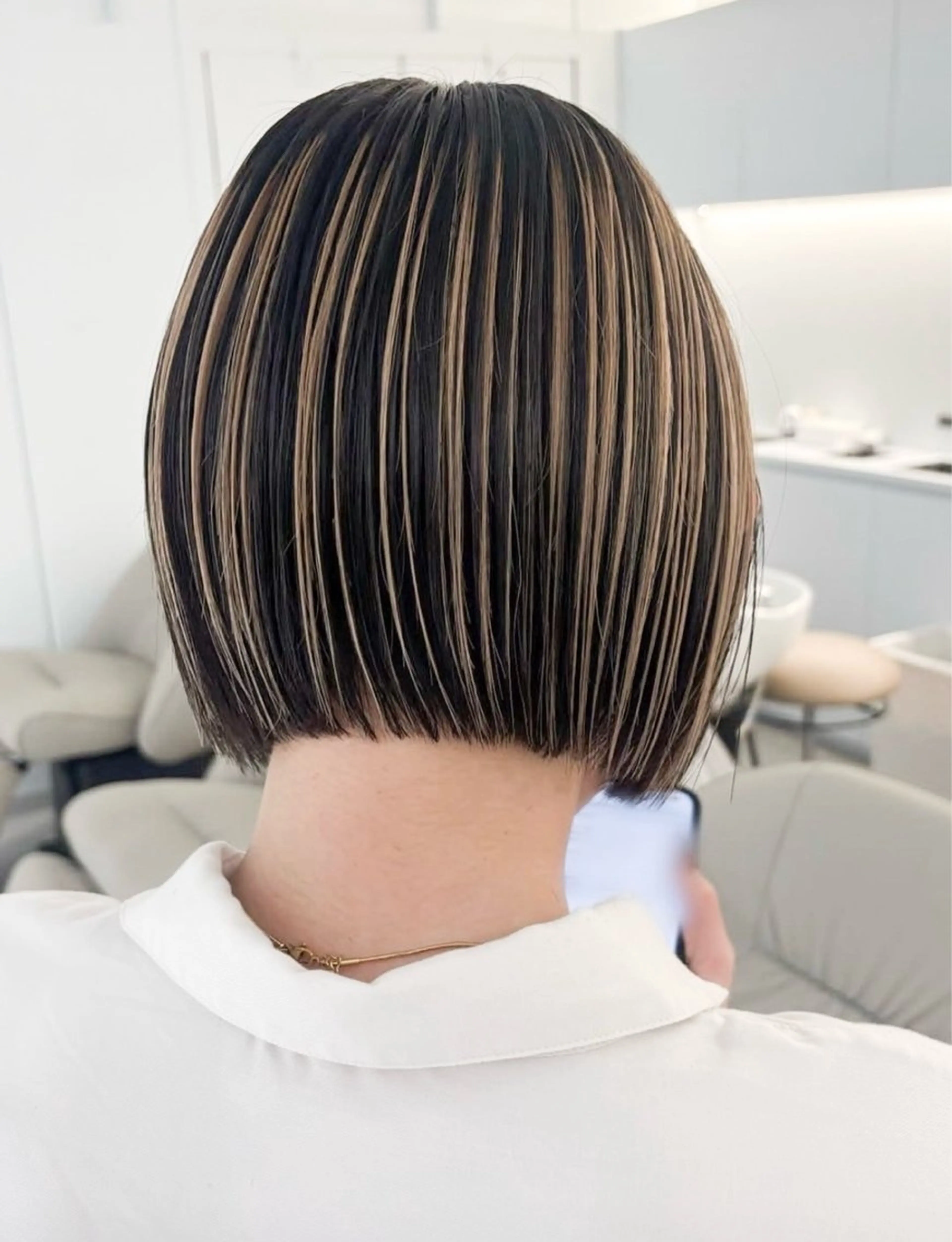 ショート ヘアカラー 村上 奈乃果のヘアスタイル