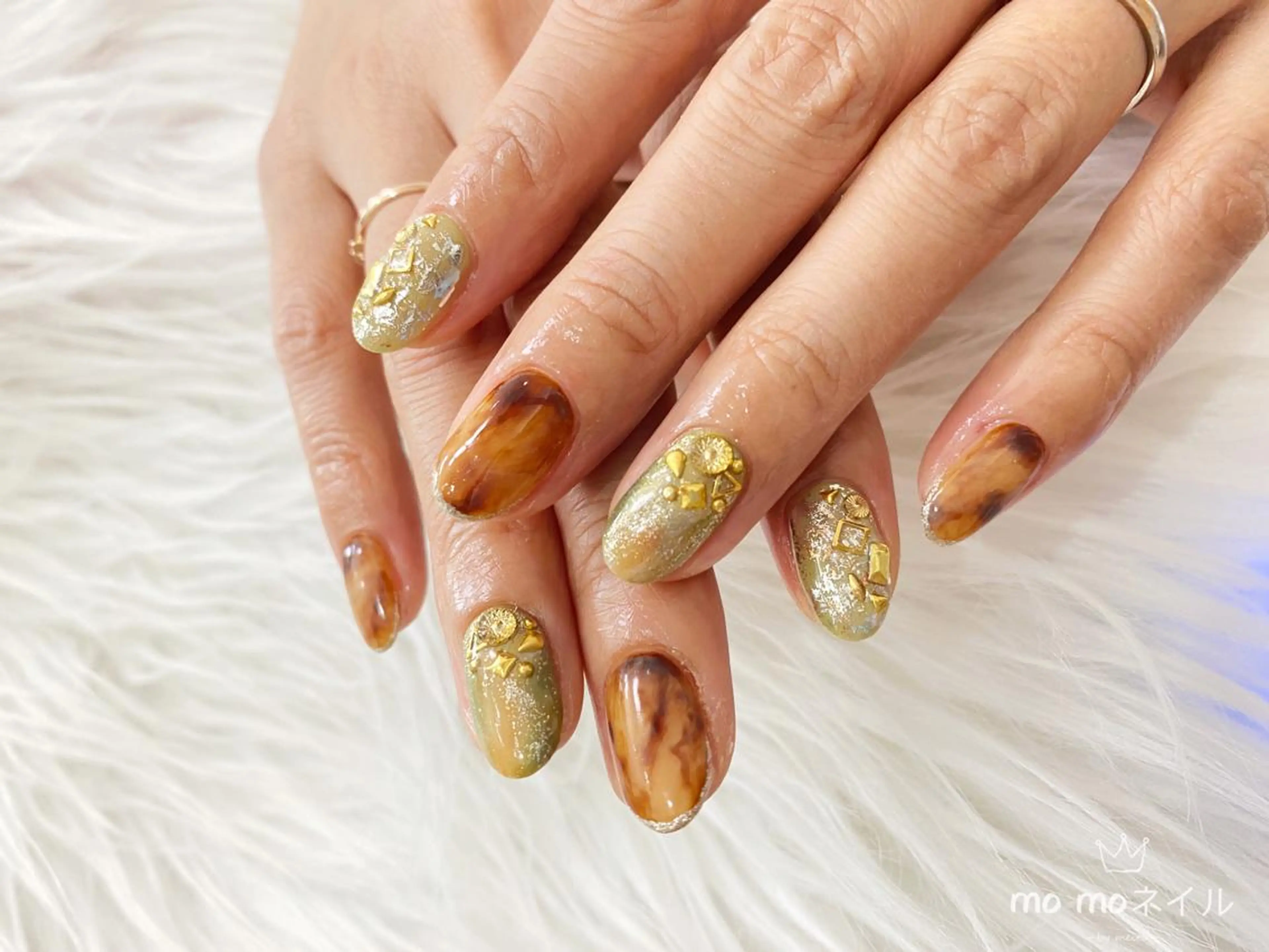 ネイル アートネイル べっ甲ネイル ニュアンスネイル MOMO nailのネイルデザイン