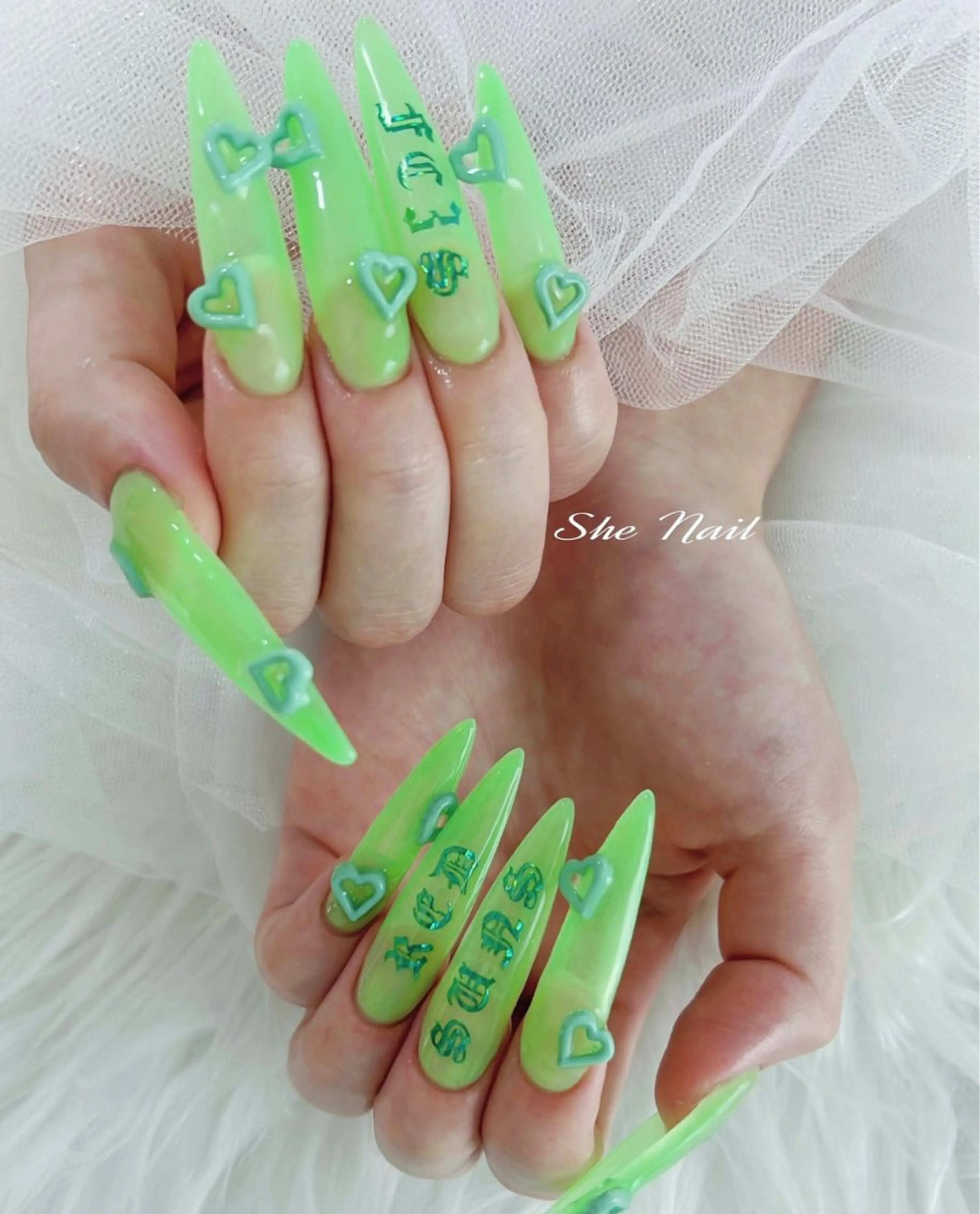 ネイル チークネイル 長さ出し フレンチネイル ガラスフレンチ マグネットネイル She   Nail所属・ISA_ BELLAのネイルデザイン