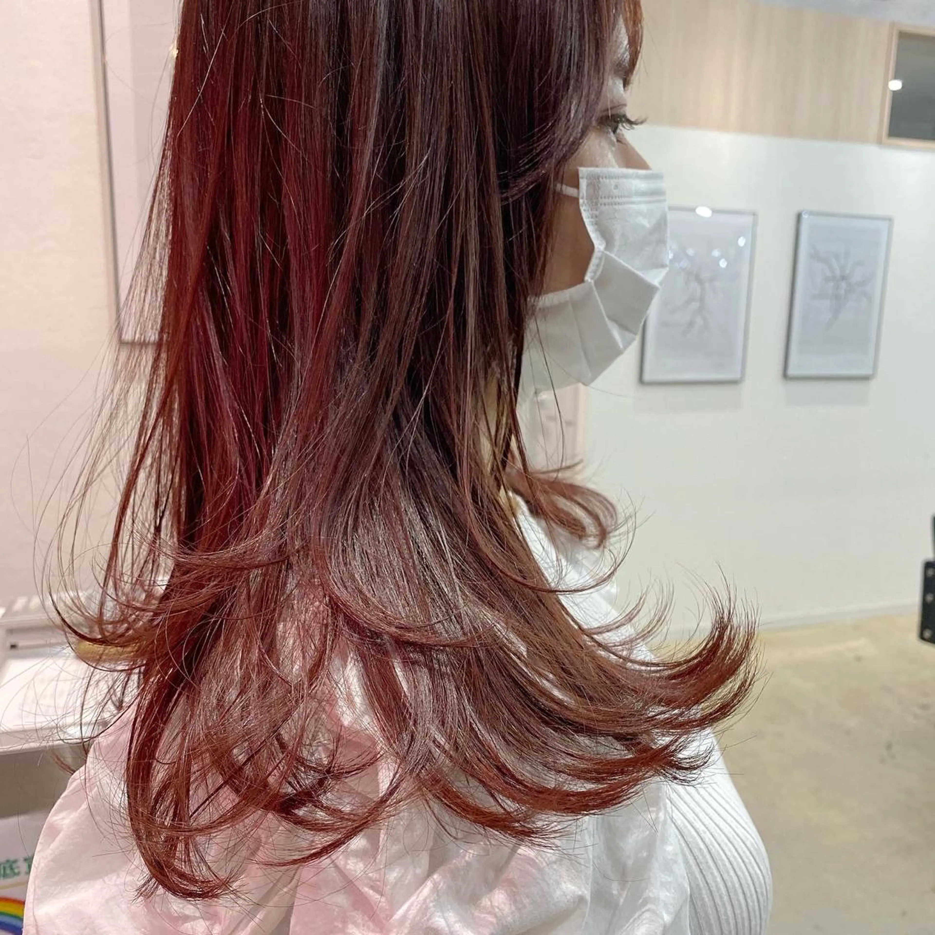 ロング カラー オリーブ/アッシュ やわらか透明感カラーのヘアスタイル