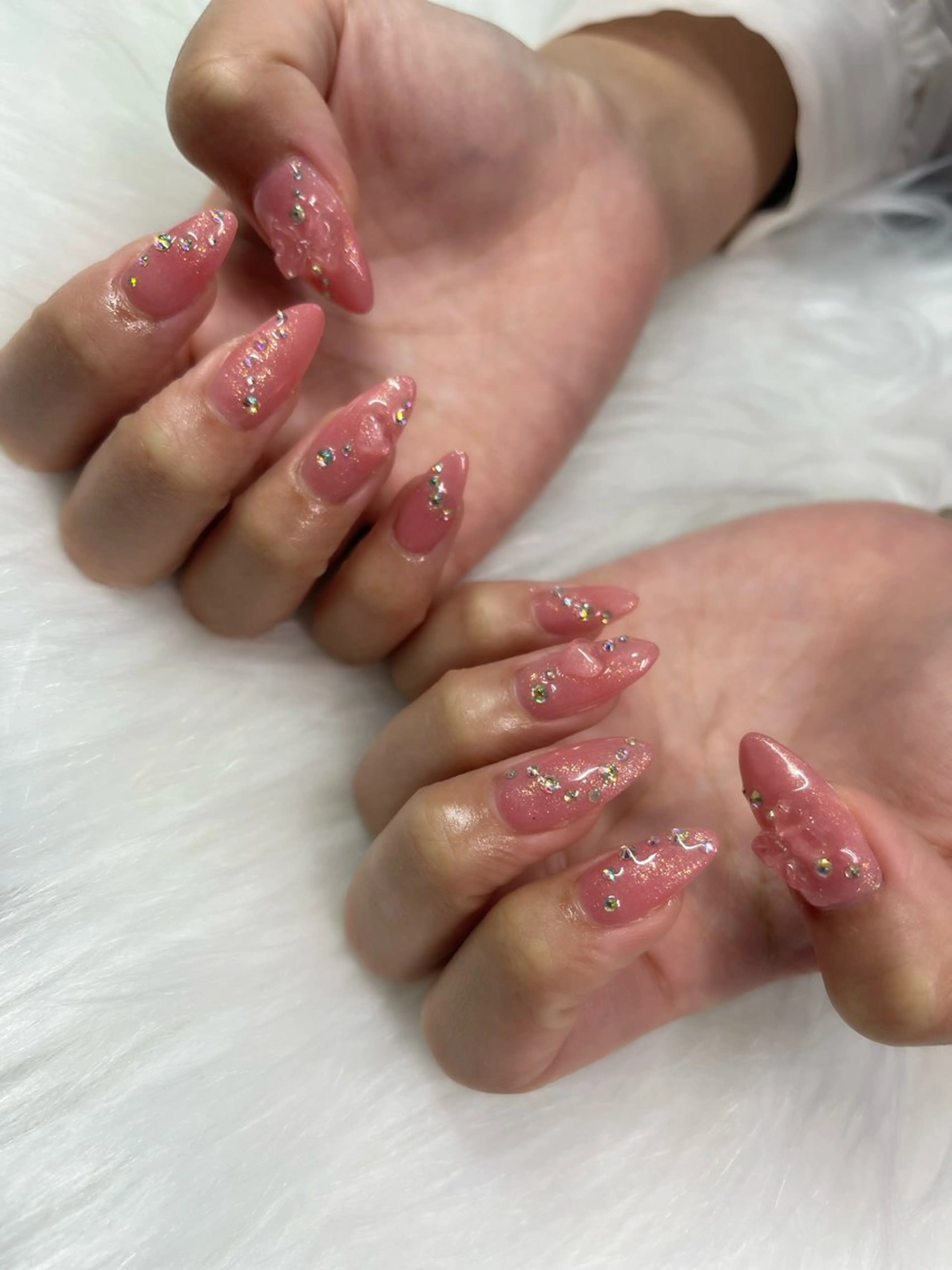 ネイル 鈴木 愛理のネイルデザイン