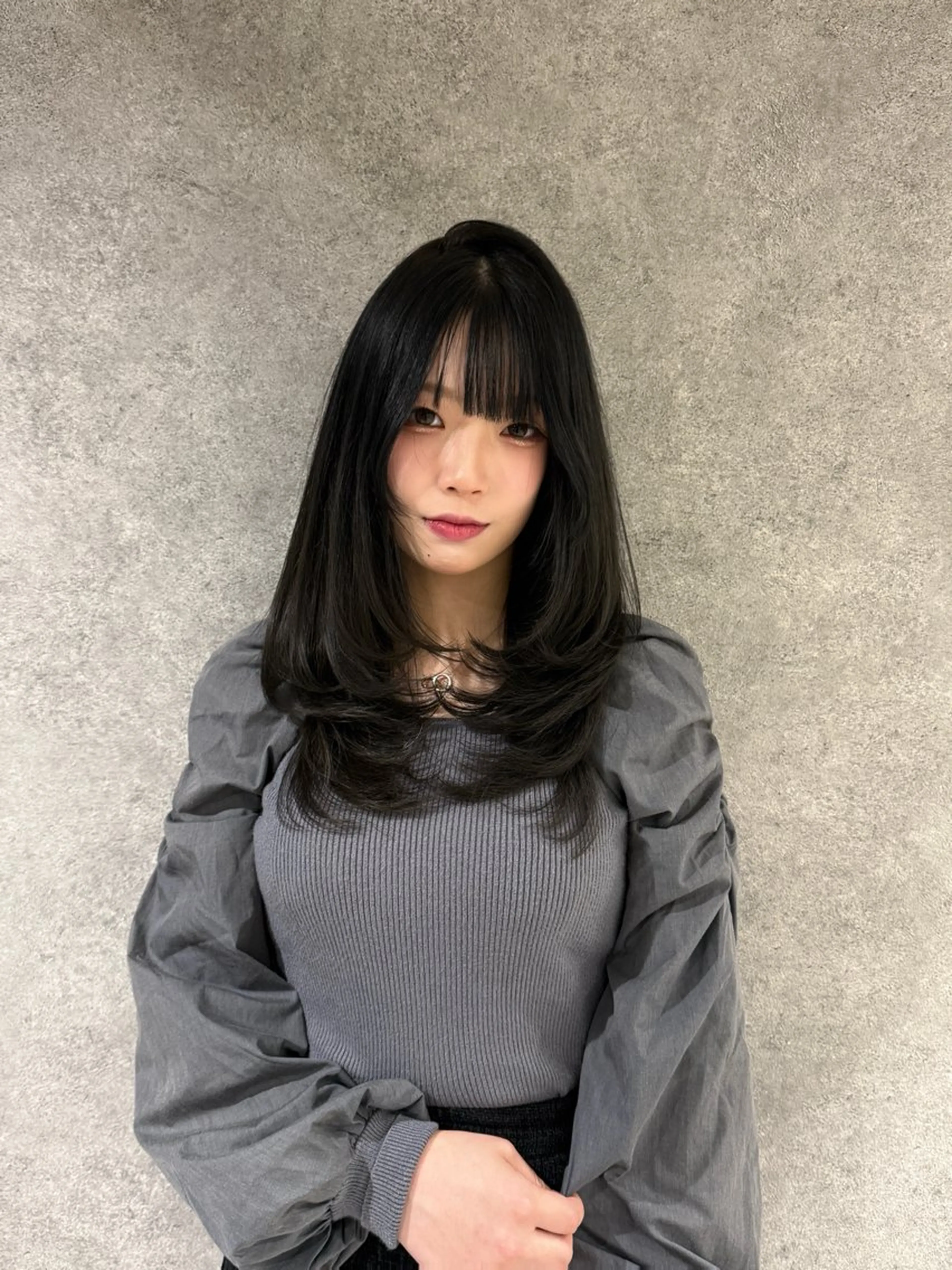 ロング カラー 黒髪 くびれヘア ヘアカラー 紅都🫧透明感 艶カラー🫧のヘアスタイル