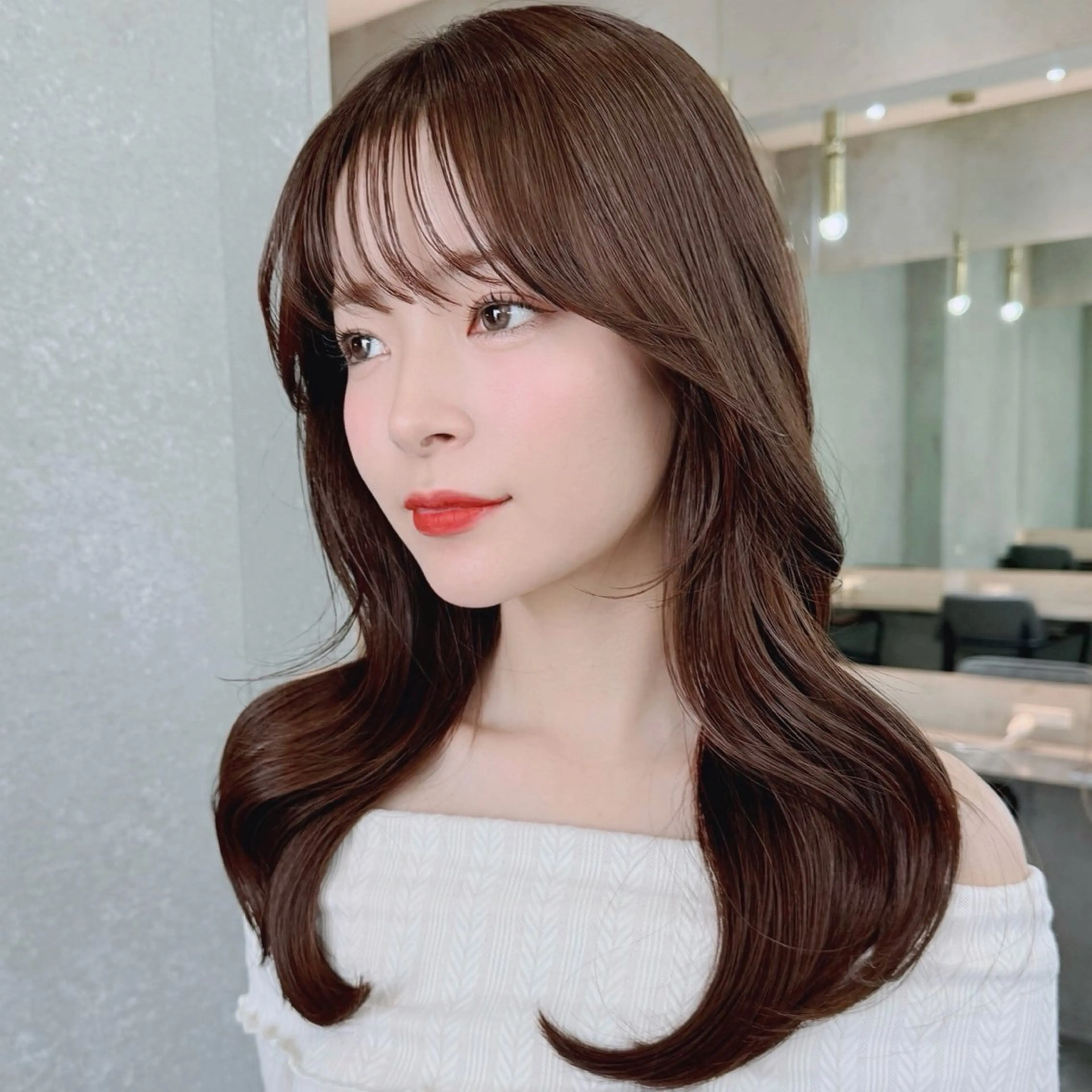 セミロング カット ヘアカラー トリートメント 山本翔一郎 韓国顔周りレイヤーのヘアスタイル