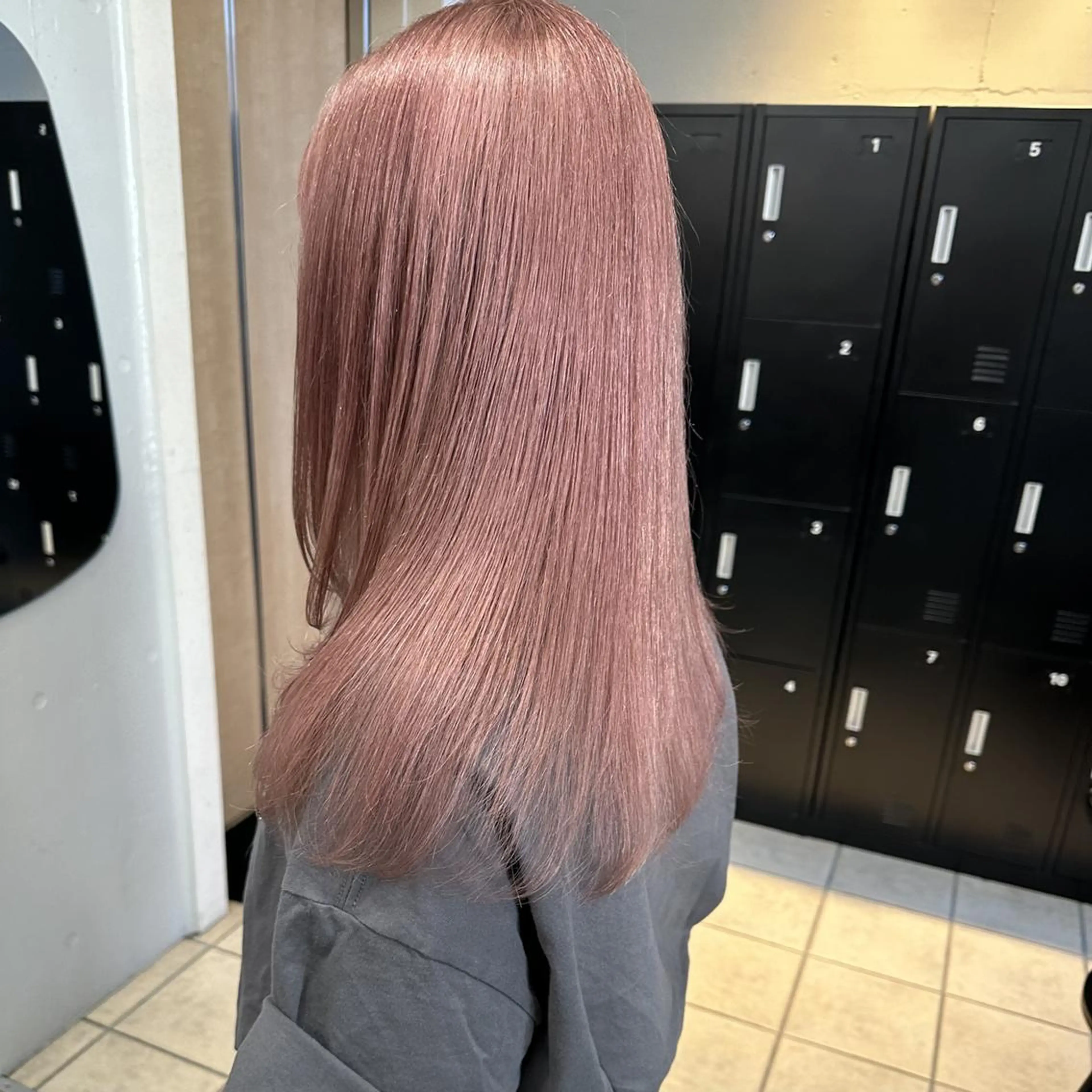 カラー セミロング ベージュカラー ブリーチ ケアブリーチ ハイトーンカラー ピンクカラー ヘアカラー トリートメント ハイトーンカラー😺 横山雪奈のヘアスタイル