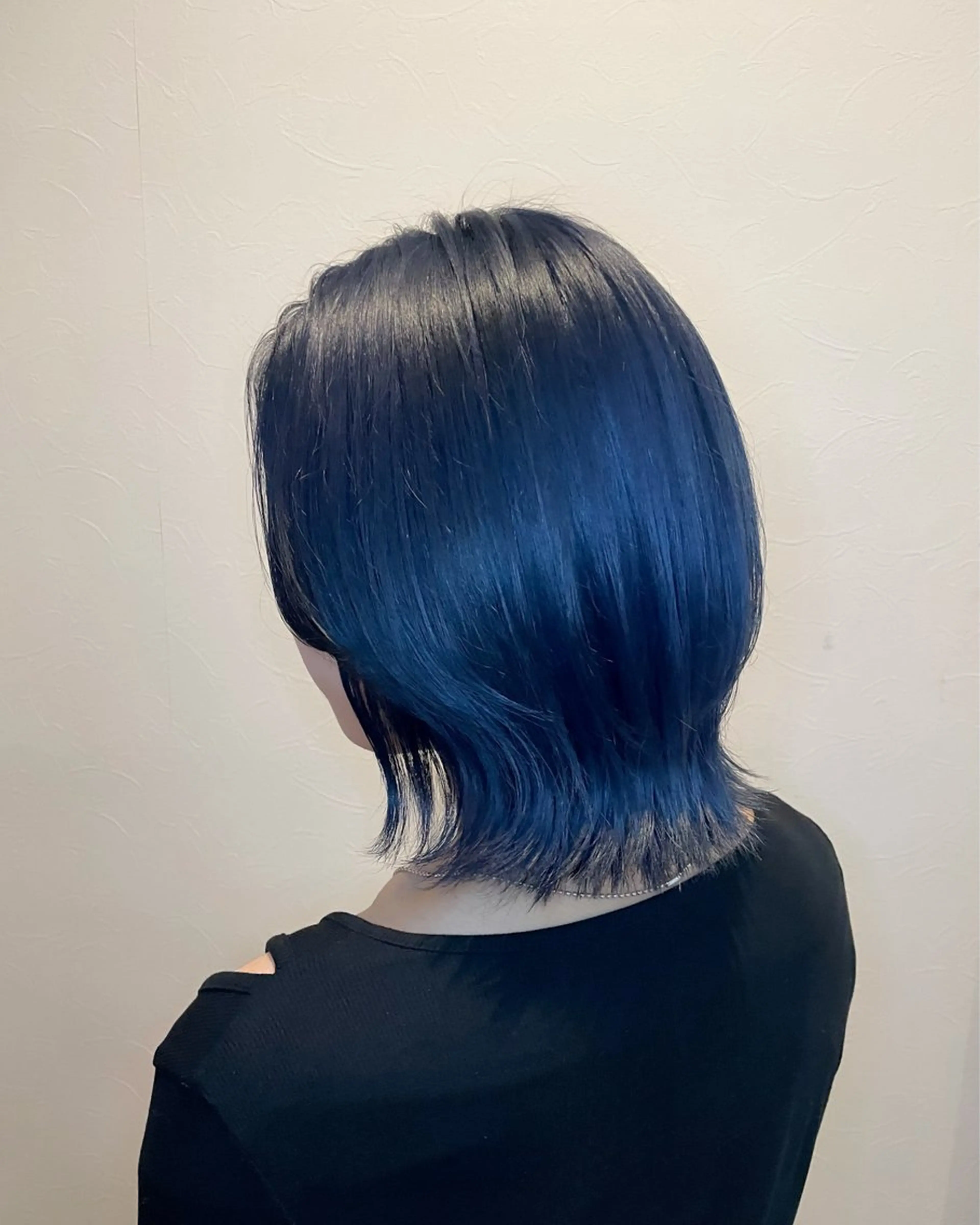 ショート カラー ブリーチ ブルーカラー ネイビーカラー シルバー カット ヘアカラー トリートメント acero + hair&eyelash 幸手店【アチェロ】所属・ハイライトハイトーン 💖MOMOKAのヘアスタイル