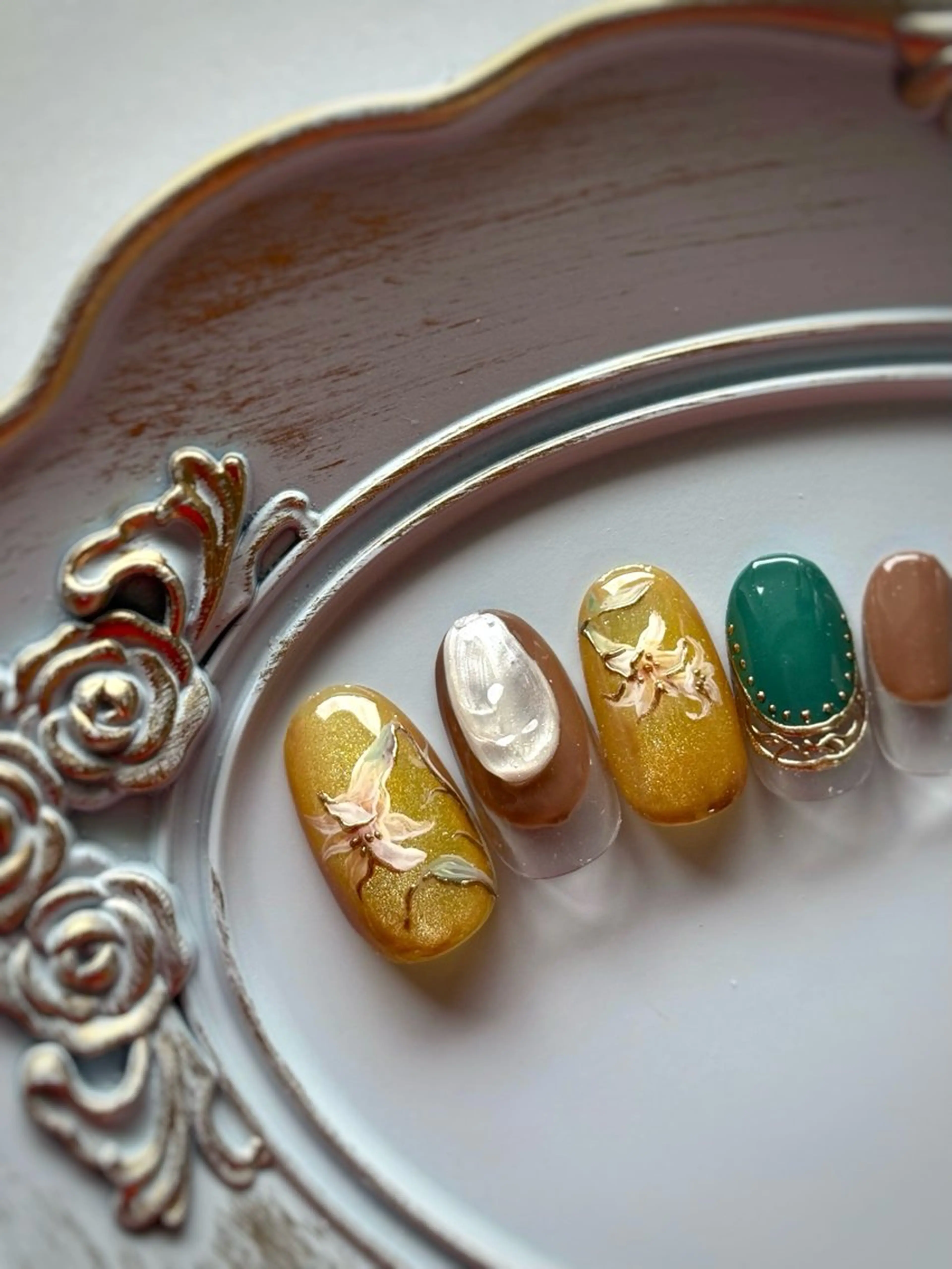 ネイル ハンドネイル FIORITURA Maikoのネイルデザイン