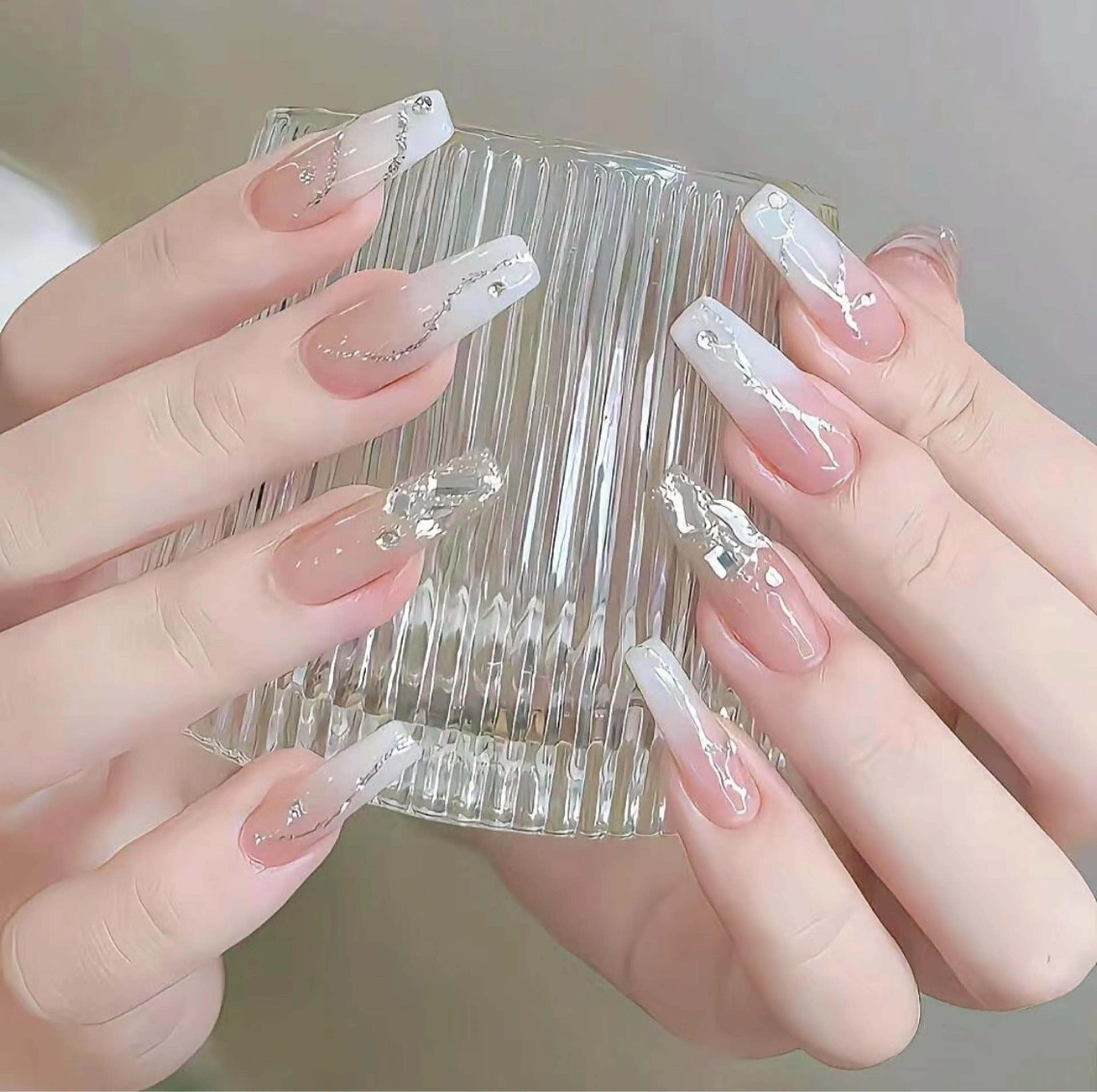 チップ長さだし(定額デザイン)✨４月限定-1000円✨の写真