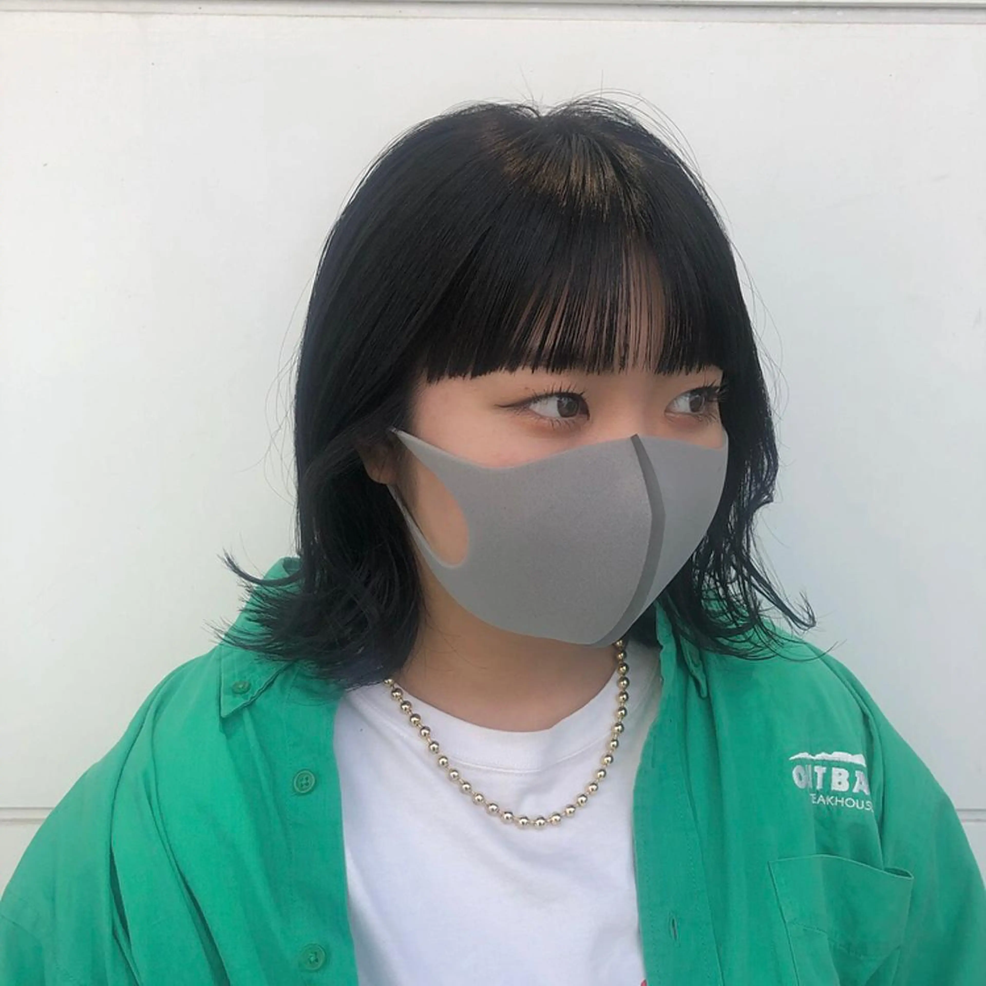 ミディアム カラー 黒髪 ブルーカラー ブルーブラック カット ヘアカラー トリートメント カトウ ユウカのヘアスタイル