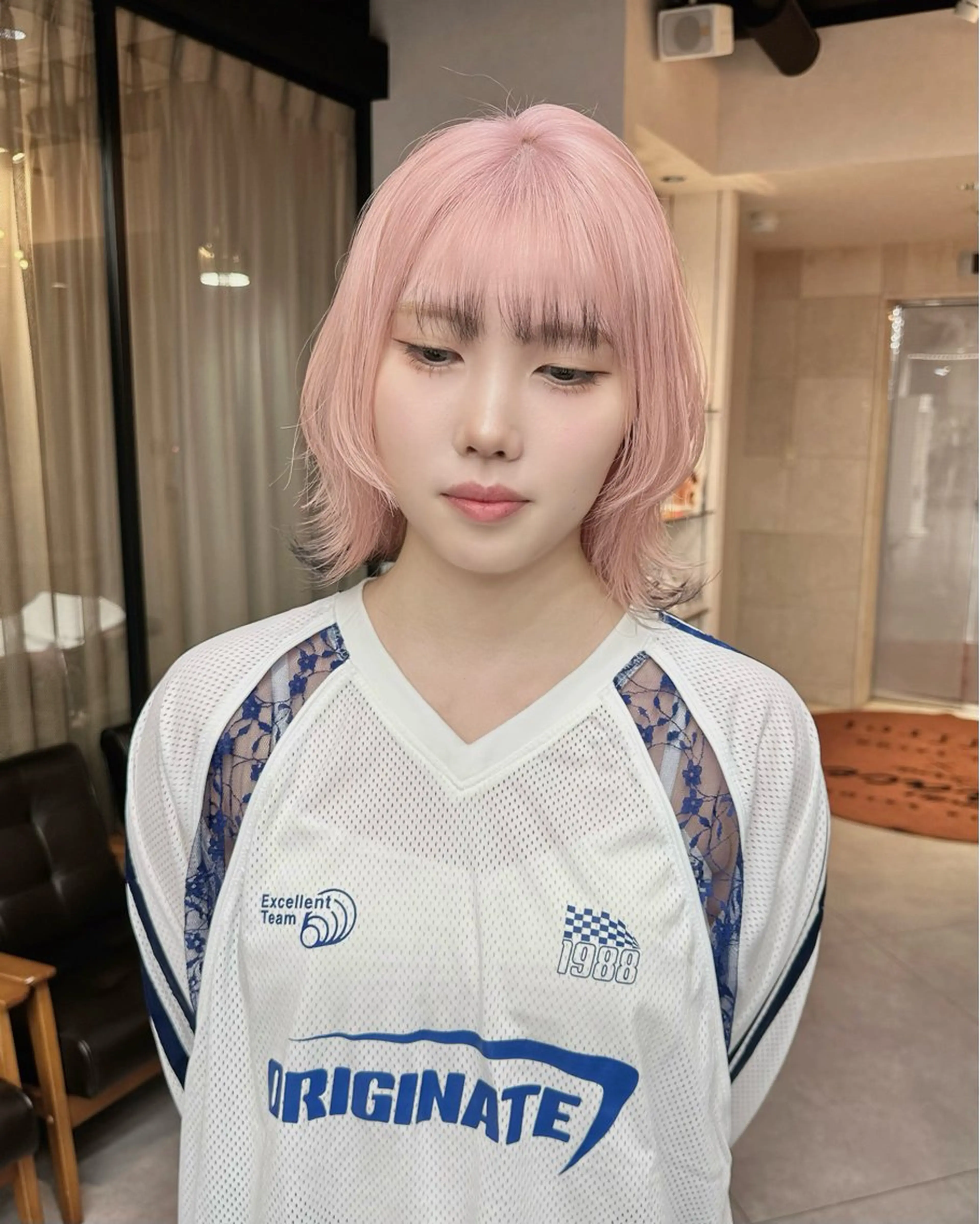 ミディアム カラー ウルフとハイトーン みっちー✂️のヘアスタイル