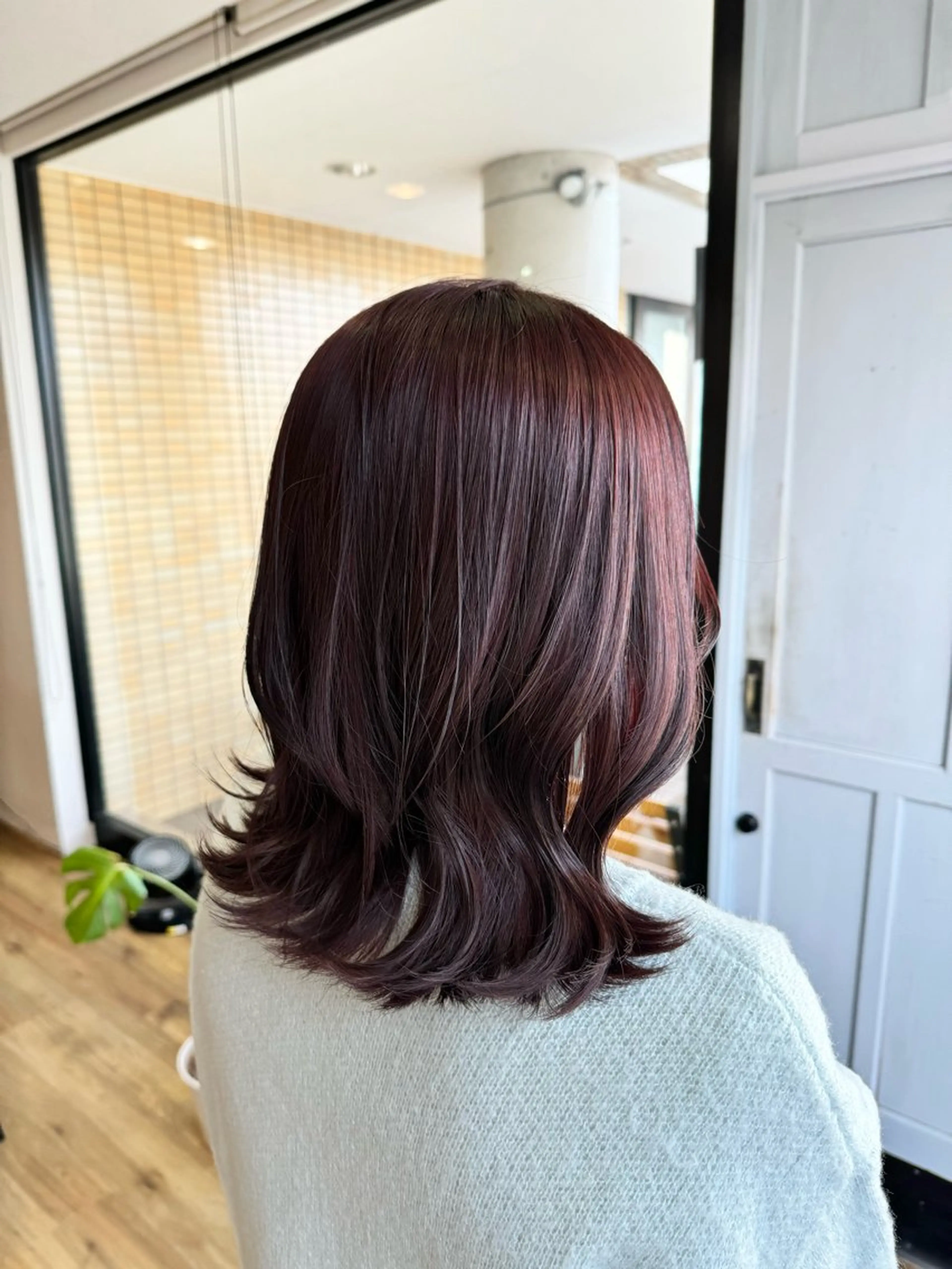 セミロング カラー ボルドーカラー ヘアカラー トリートメント ツキダテ ユイのヘアスタイル