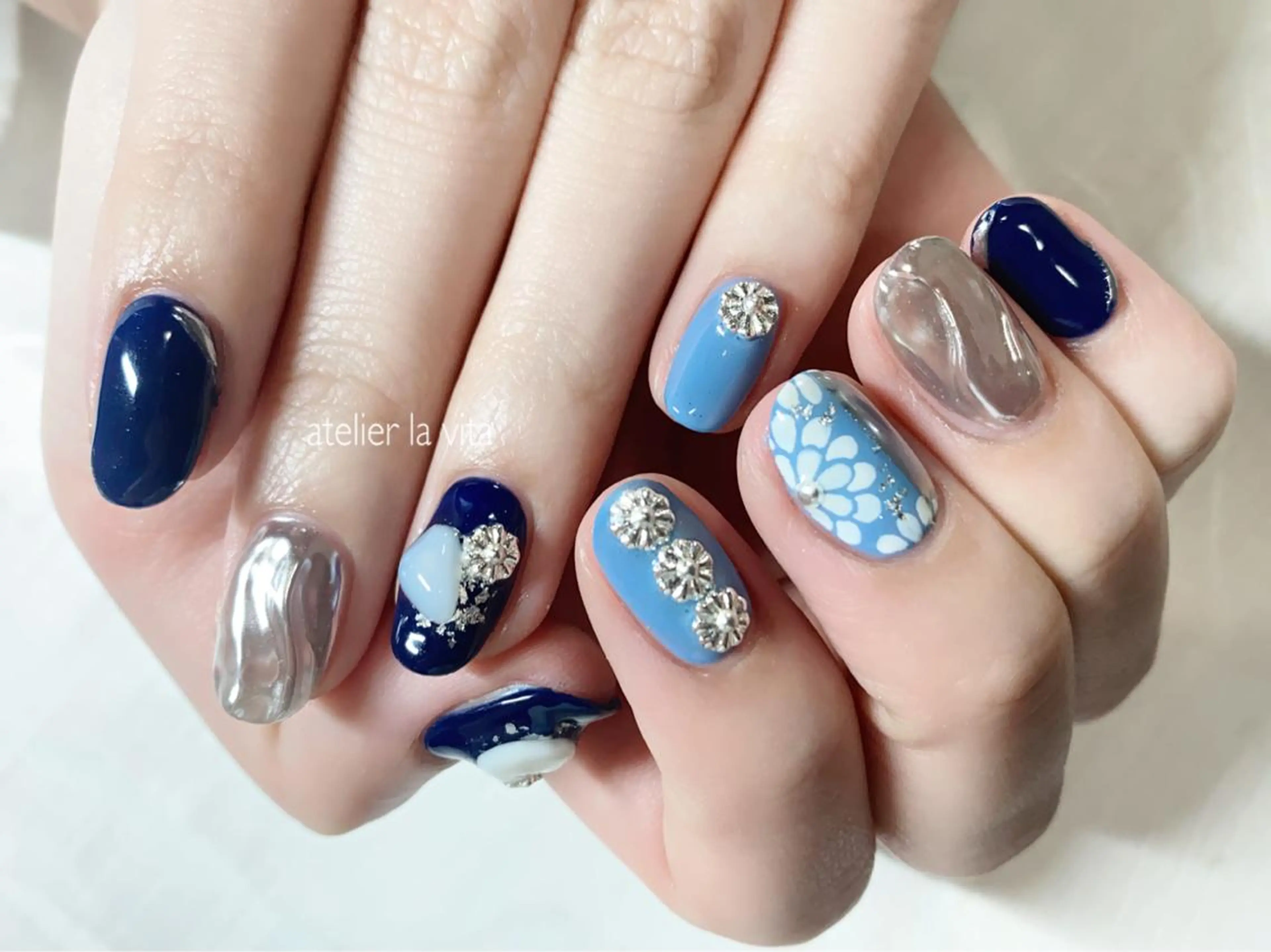 ネイル クリアネイル フラワーネイル ジェルネイル ミラーネイル ニュアンスネイル atelier la vita所属・lavita. mimuraのネイルデザイン
