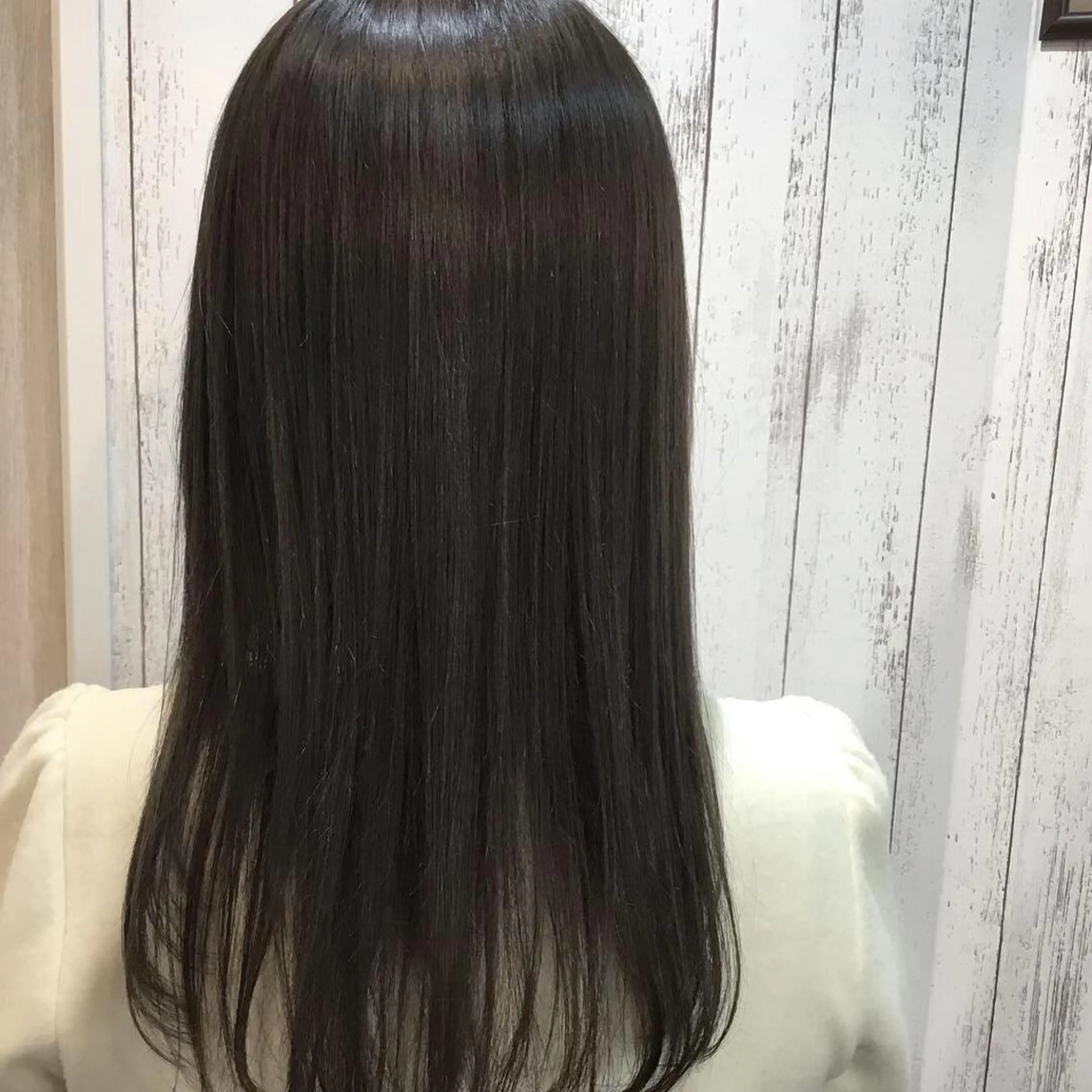 セミロング カラー パーマ 金崎 新吾のヘアスタイル