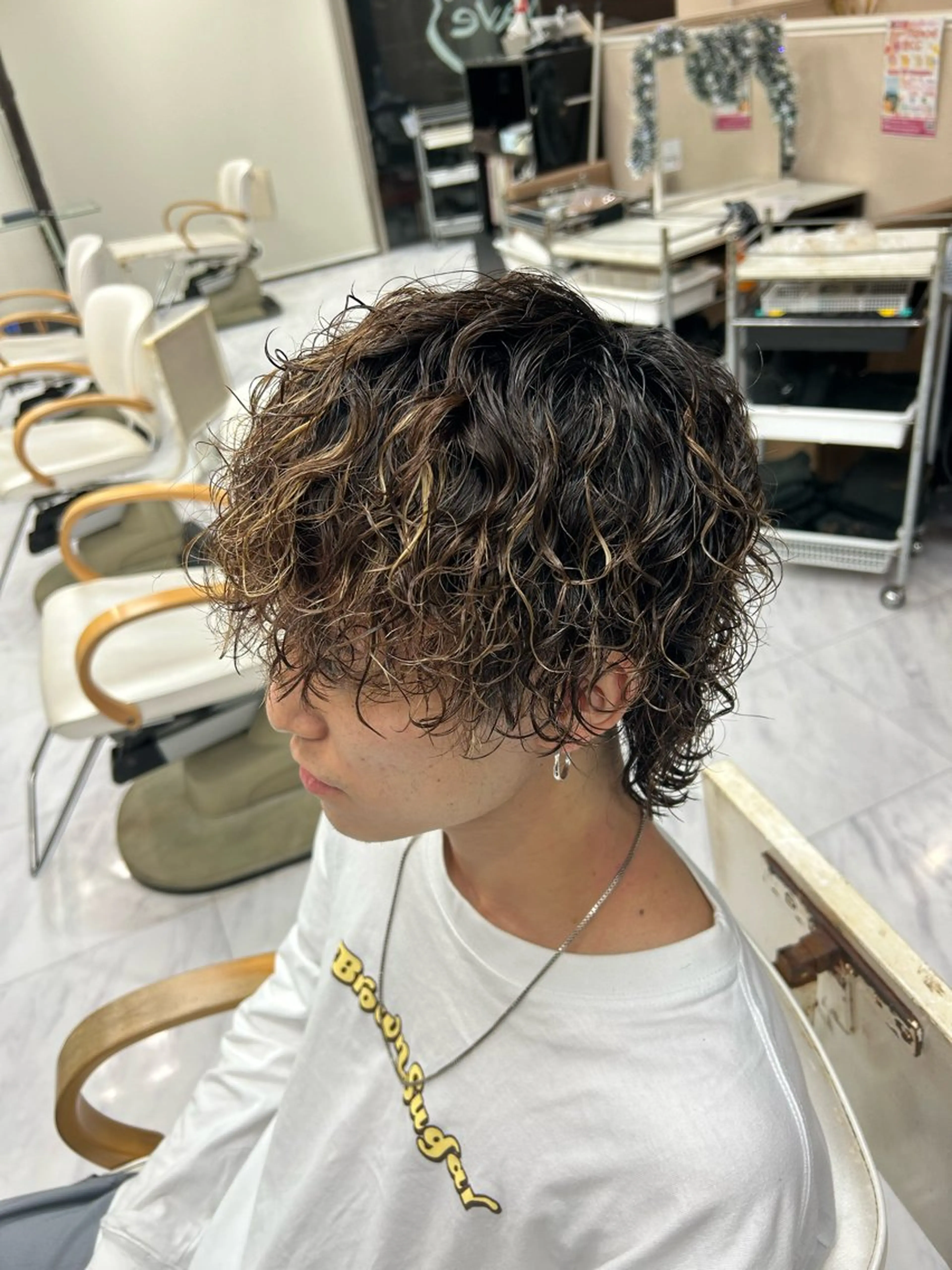 ミディアム パーマ メンズ ミディアムパーマ メンズパーマ 波巻きパーマ スパイラルパーマ メンズパーマ 💈後閑和真💈のヘアスタイル