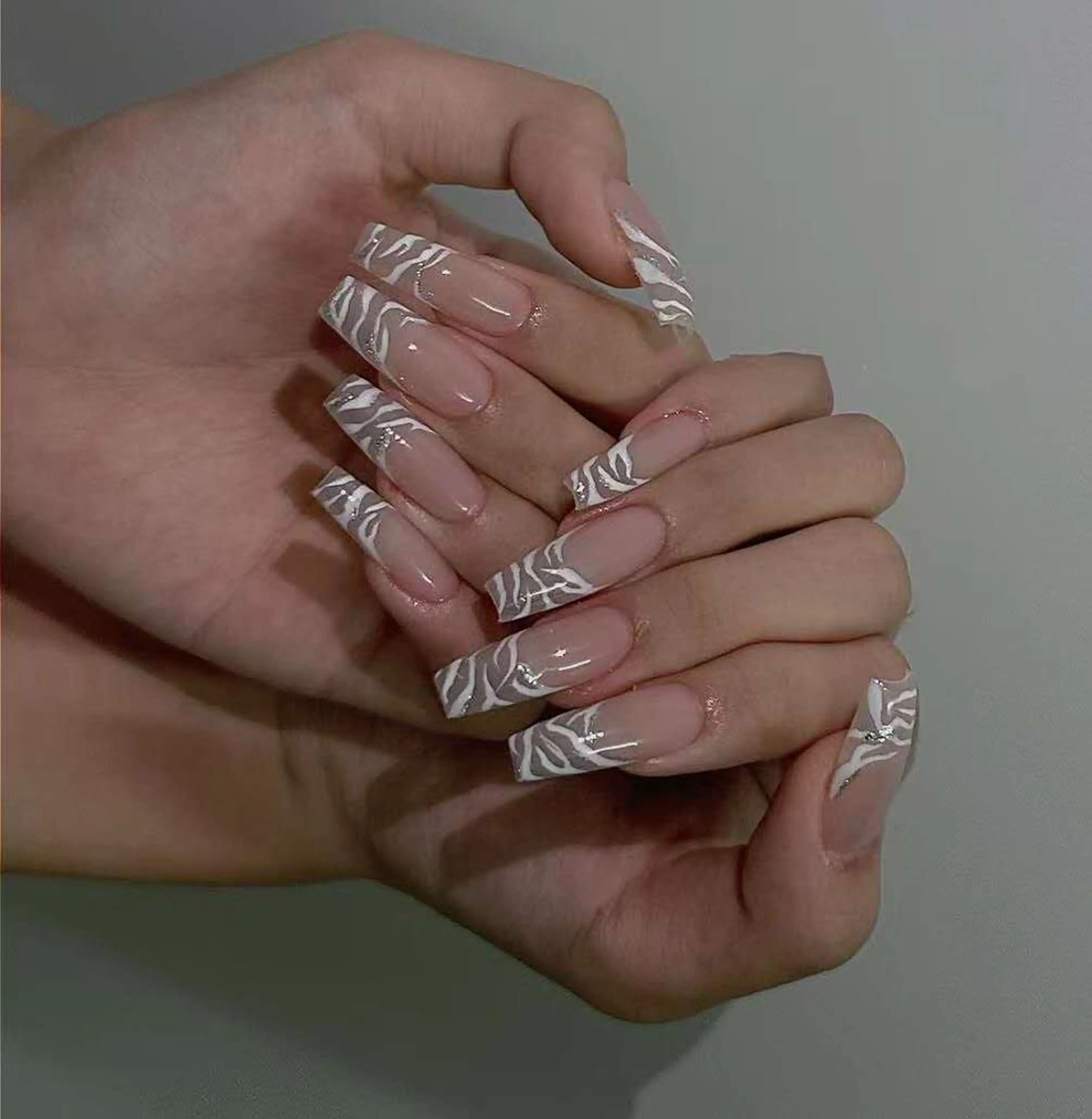 ネイル オーロラネイル フラワーネイル フットネイル フレンチネイル ジェルネイル ハンドネイル BabyYouMi nailのネイルデザイン