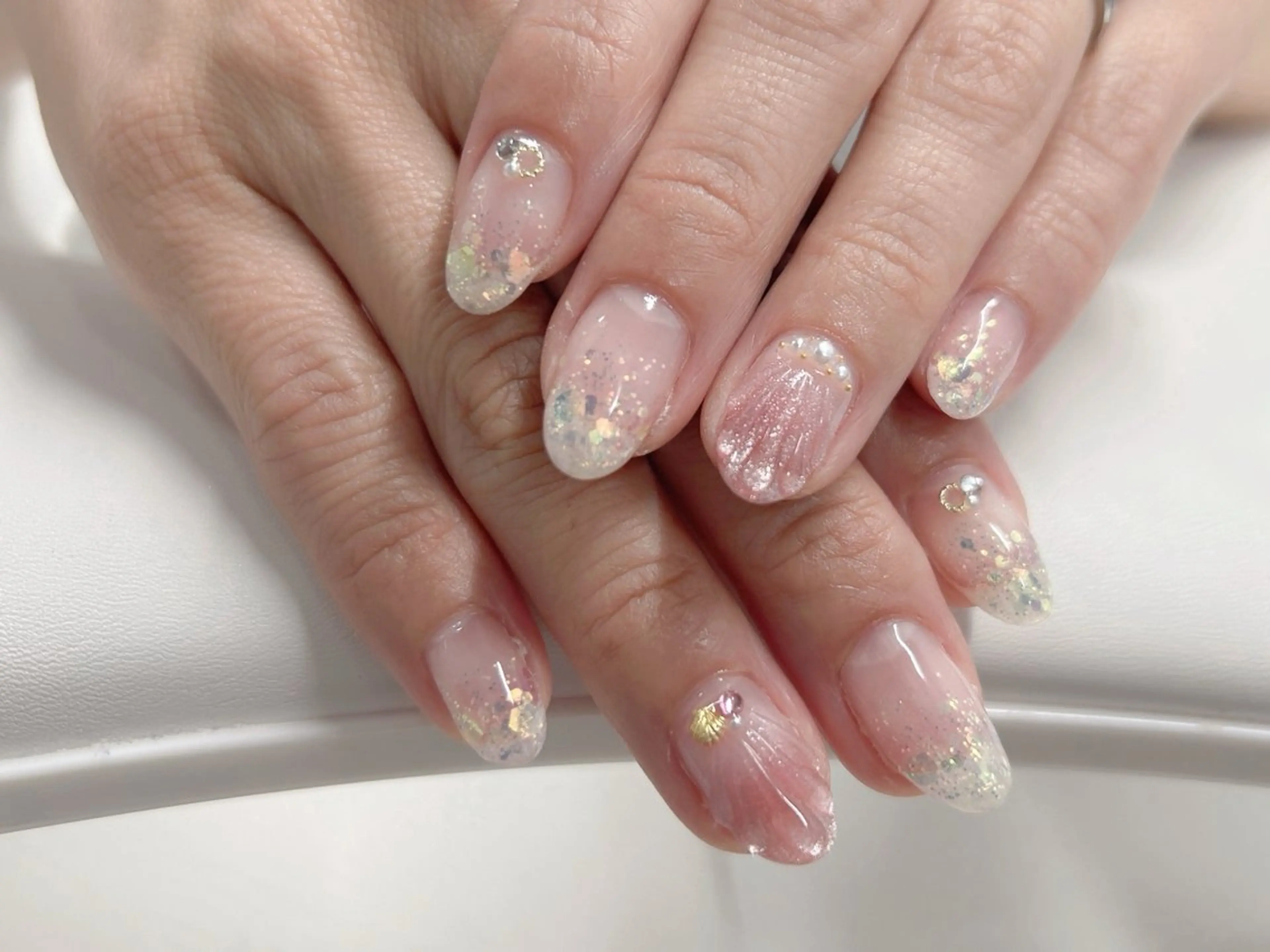 ネイル 桜ネイル ガーリー グラデーション キラキラネイル ラメ(グリッター) ハンドネイル Forca total studio所属・Forca Airaのネイルデザイン