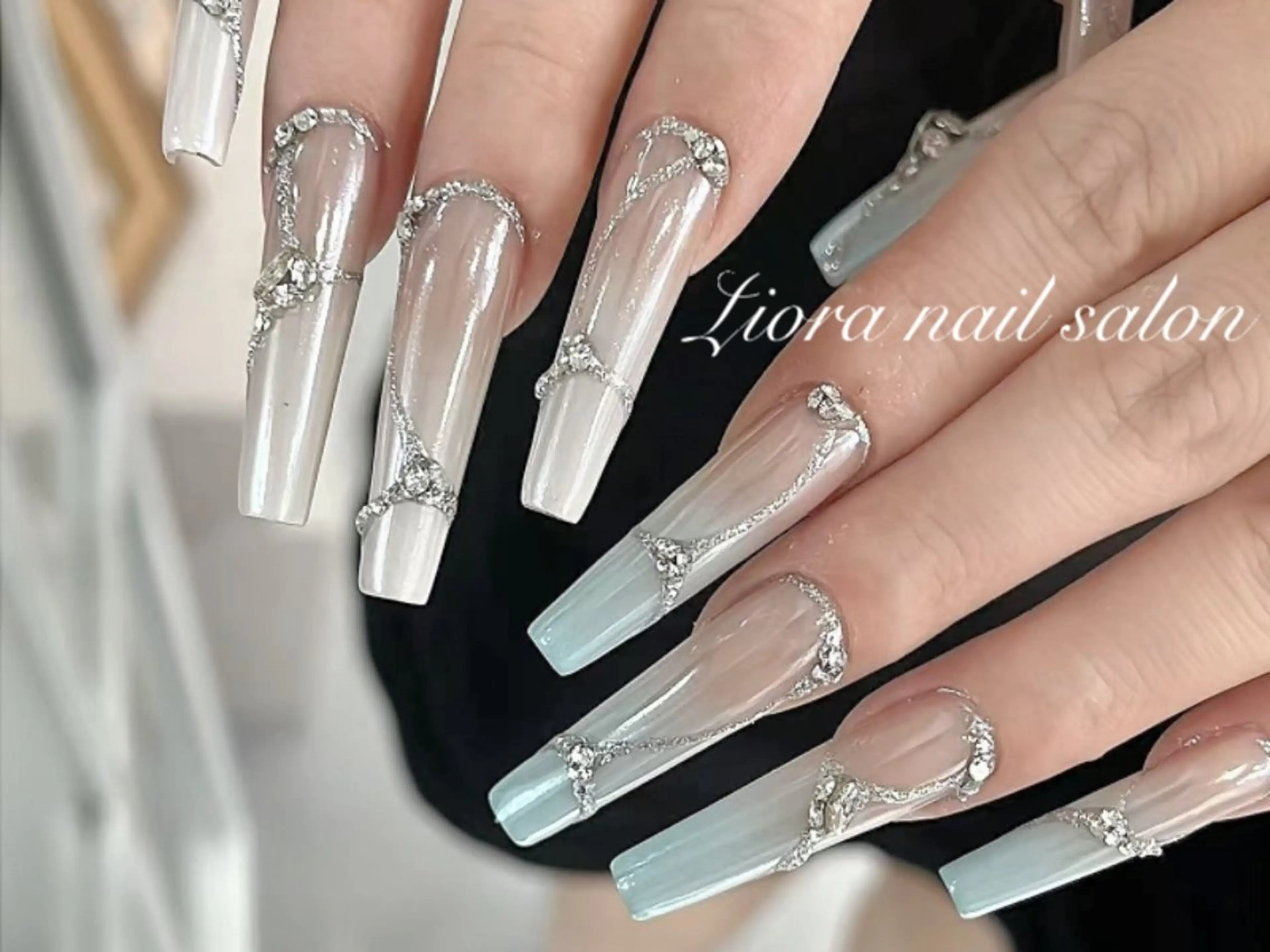 ネイル フレンチネイル ジェルネイル ガーリー グラデーション キラキラネイル ハンドネイル Liora nail 1のネイルデザイン