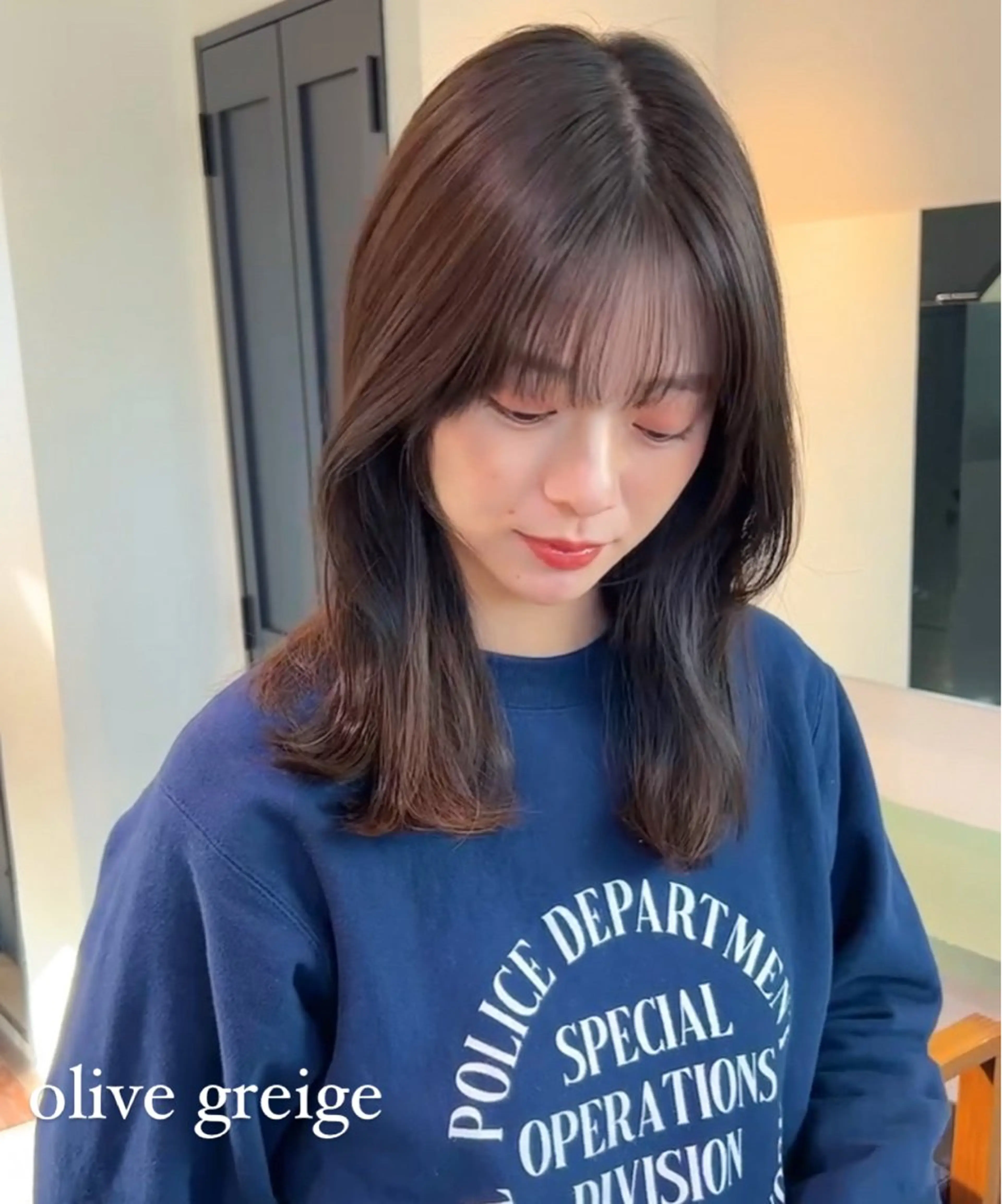 セミロング カラー 透明感カラー グレージュ オリーブグレージュ オリーブグレー オレンジ 顔周りレイヤー🌈 透明感カラ⭐️RENのヘアスタイル