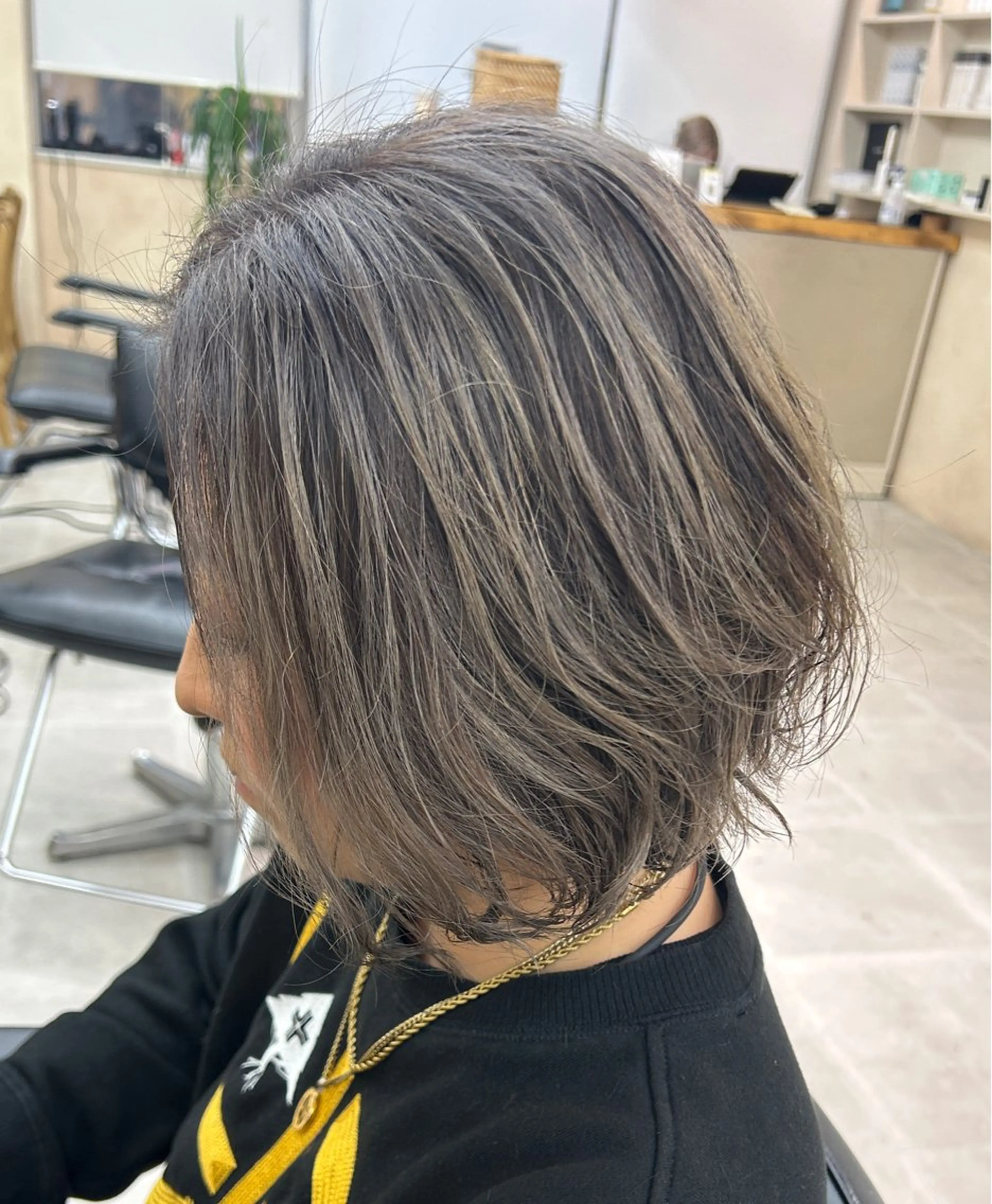 ショート カラー バレイヤージュ シルバー レイヤーカット ボブ・パーマ特化 🌟フジタのヘアスタイル