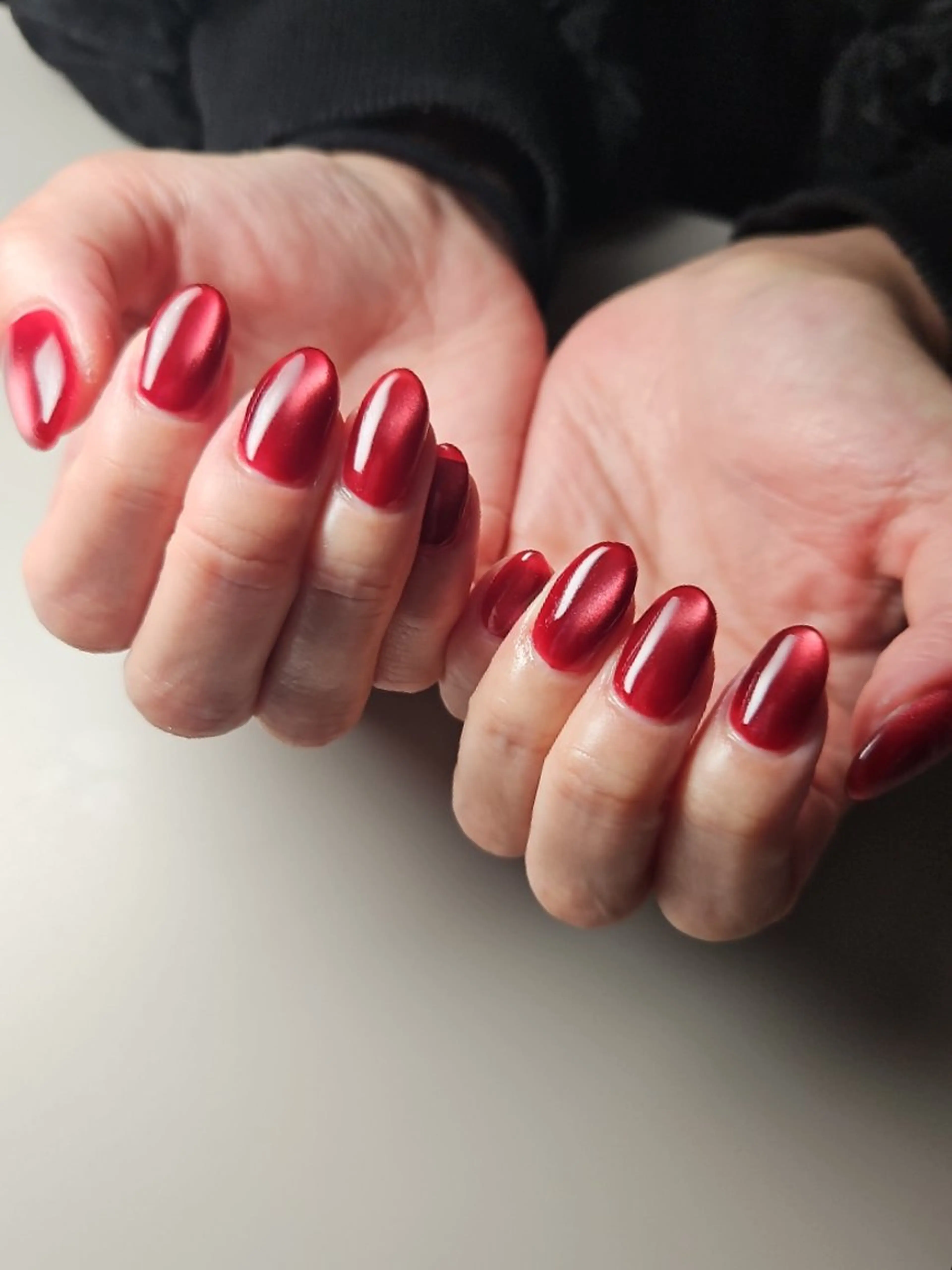 ネイル 赤色 ラヴィアン ローズのネイルデザイン