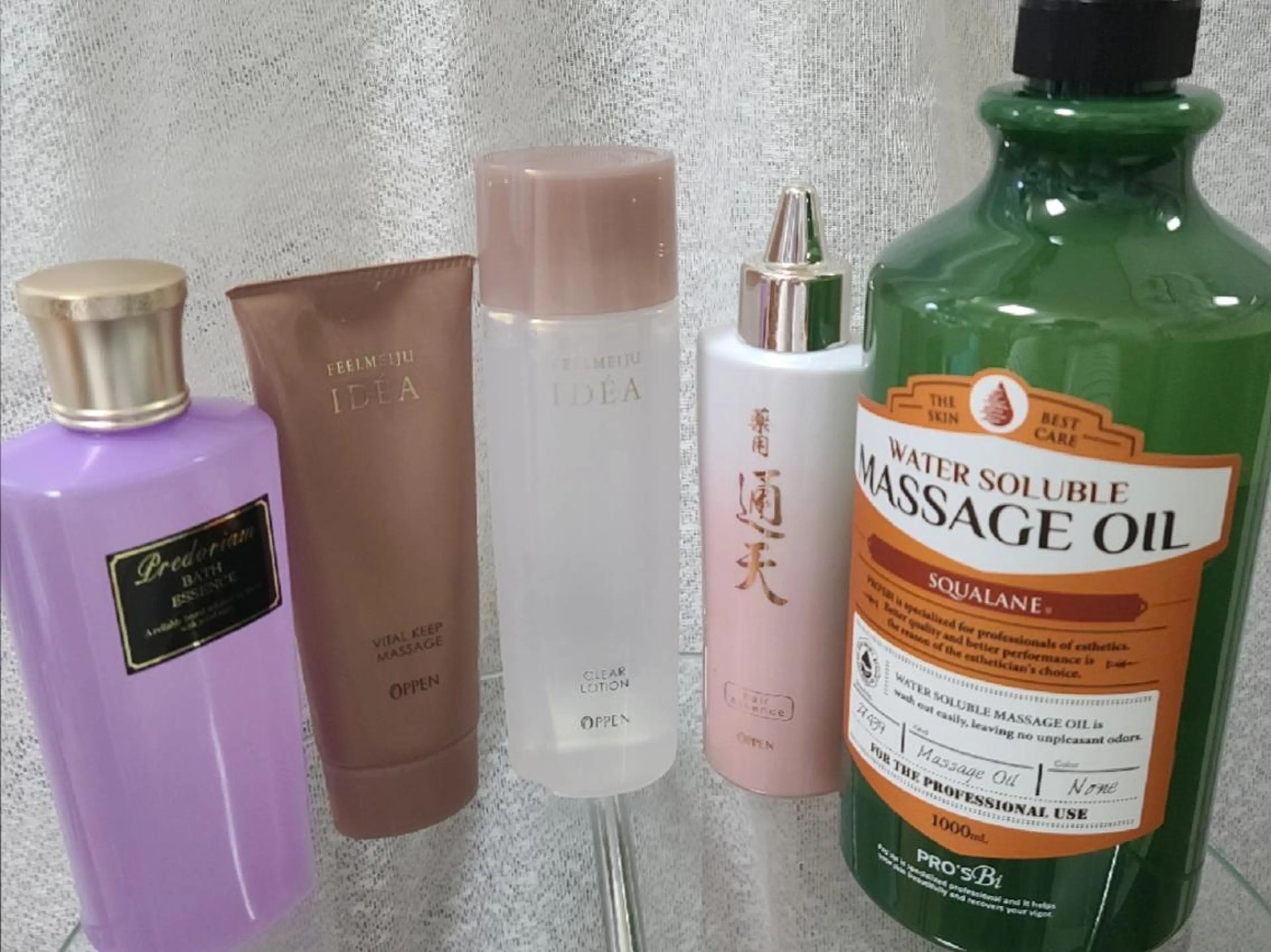 ハンドによるハンド・ヘッド・フット各トリートメントの写真