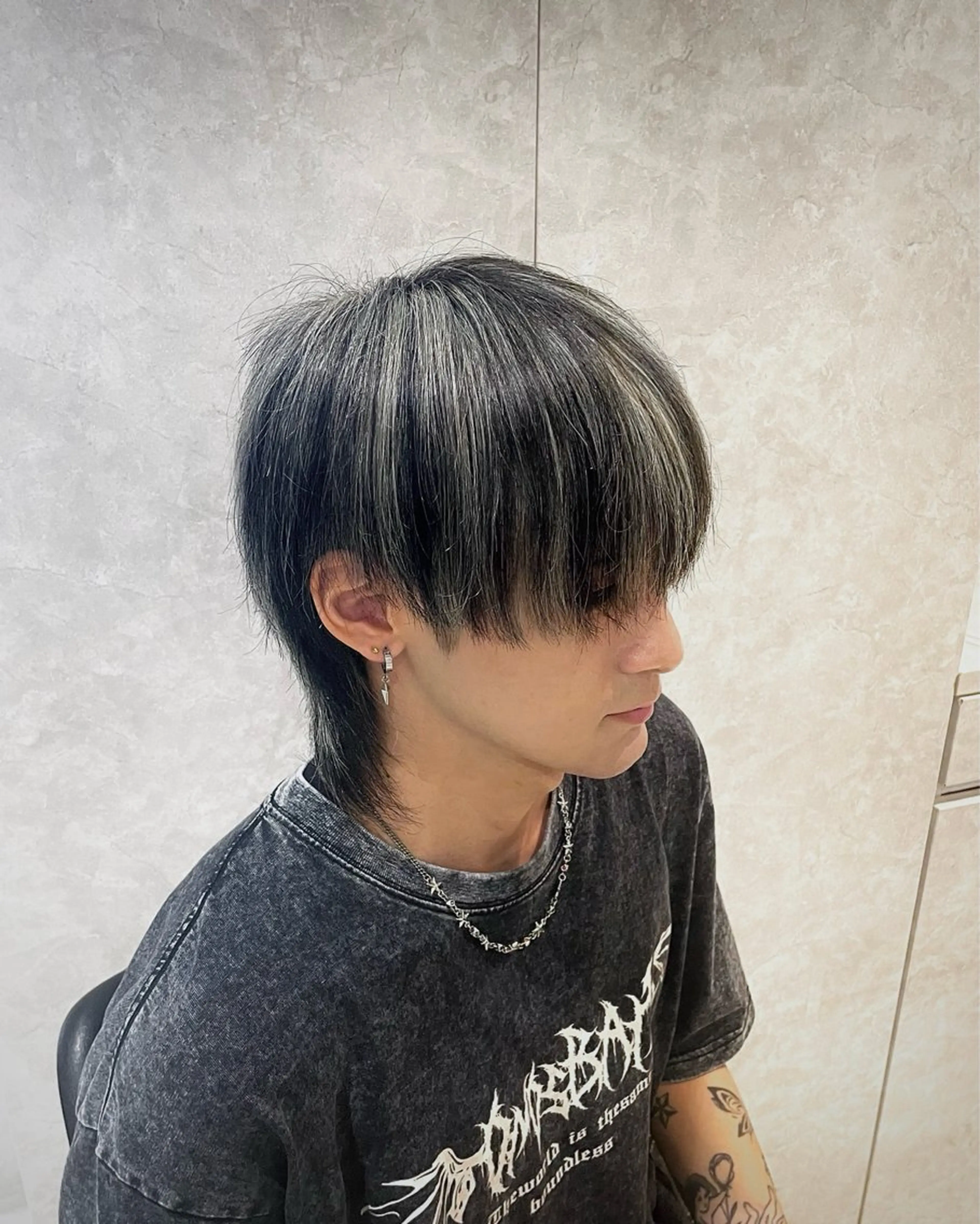 ショート カラー メンズ メンズハイトーン ハイトーンカラー SALOWIN 原宿 IL Salice所属・MIMI🌻໋᳝݊ 個性派カラー⑅ ⸝꙳のヘアスタイル