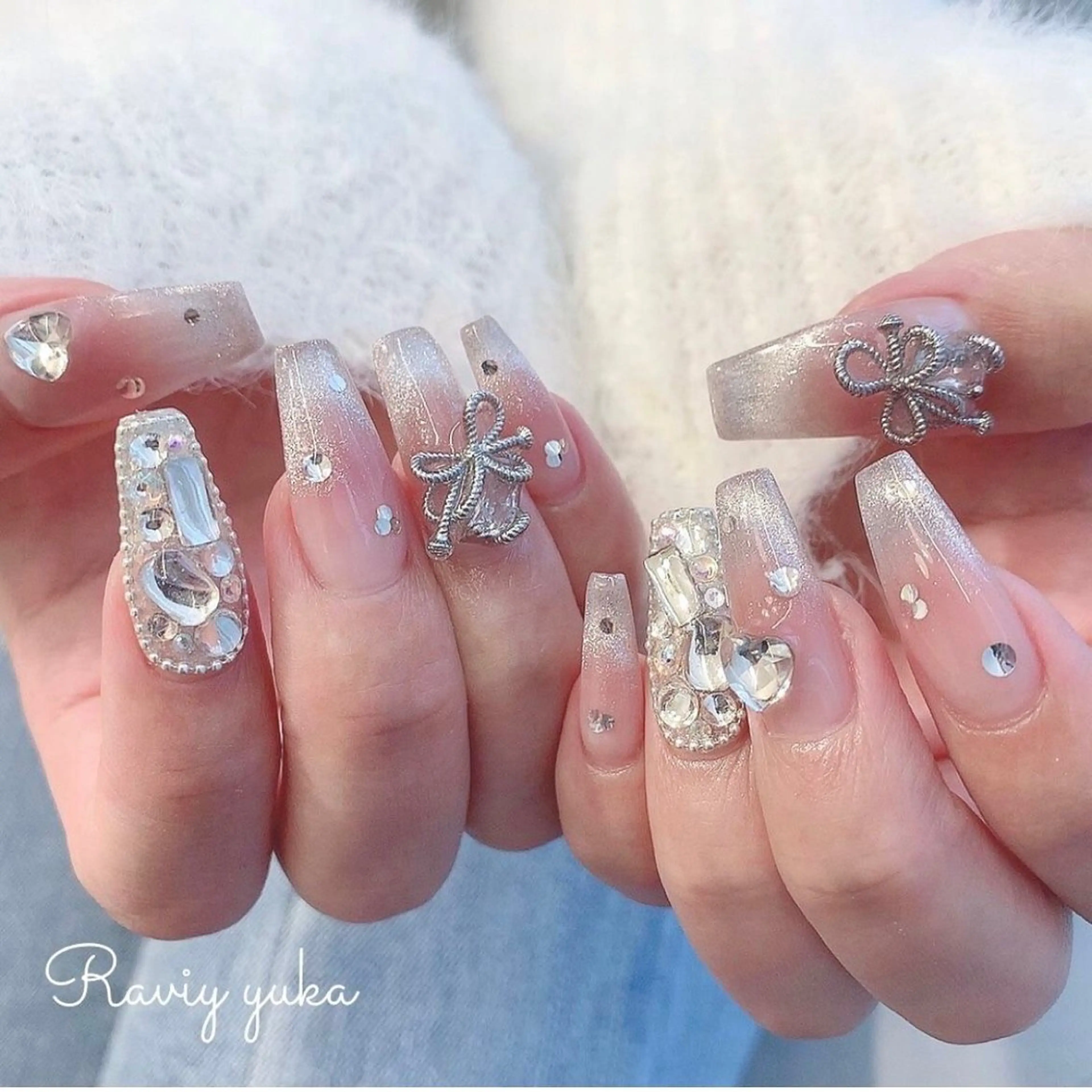 ネイル グラデーション ラメ(グリッター) マグネットネイル ミラーネイル ニュアンスネイル ハンドネイル Lumi de nails所属・Lumi de nailsのネイルデザイン