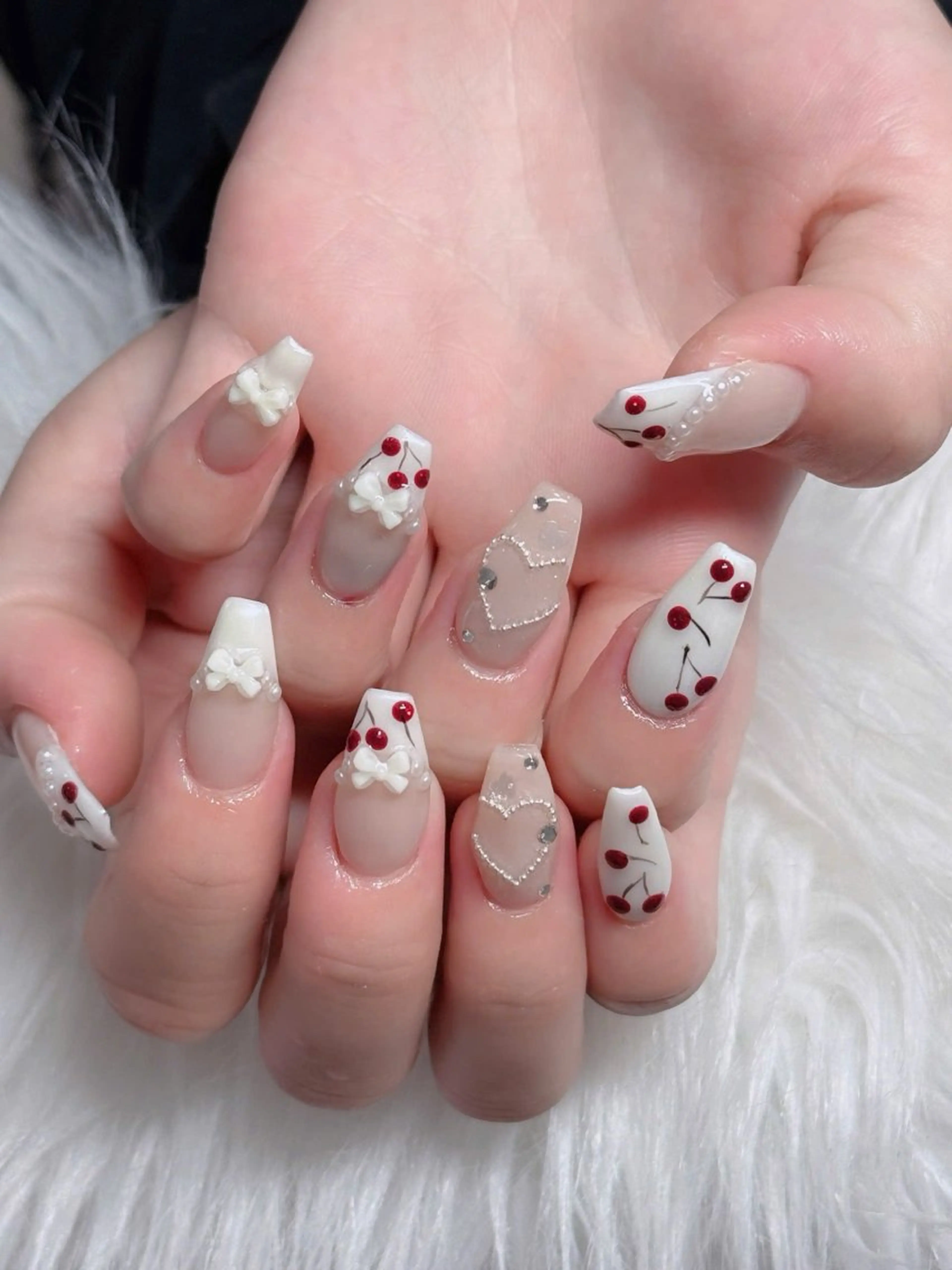 ネイル フレンチネイル ジェルネイル ガラスフレンチ ハロウィン ハート ハンドネイル H.baby Nail Salonのネイルデザイン