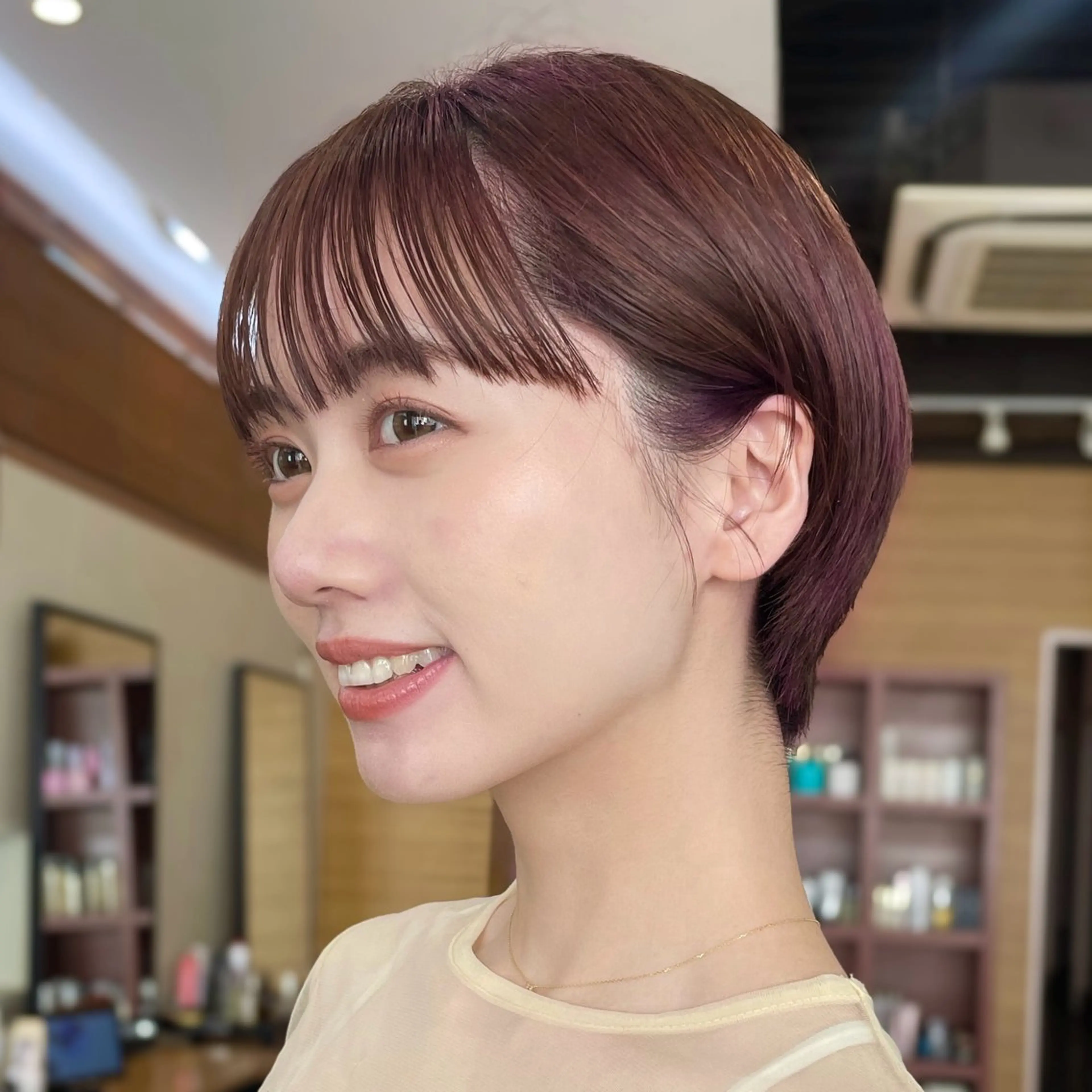 ショート カラー 丸みショート ブリーチ ダブルカラー ラベンダーカラー ブリーチなしカラー カット ヘアカラー トリートメント 顔まわり/レイヤー/ 透明感/まいな🥨のヘアスタイル