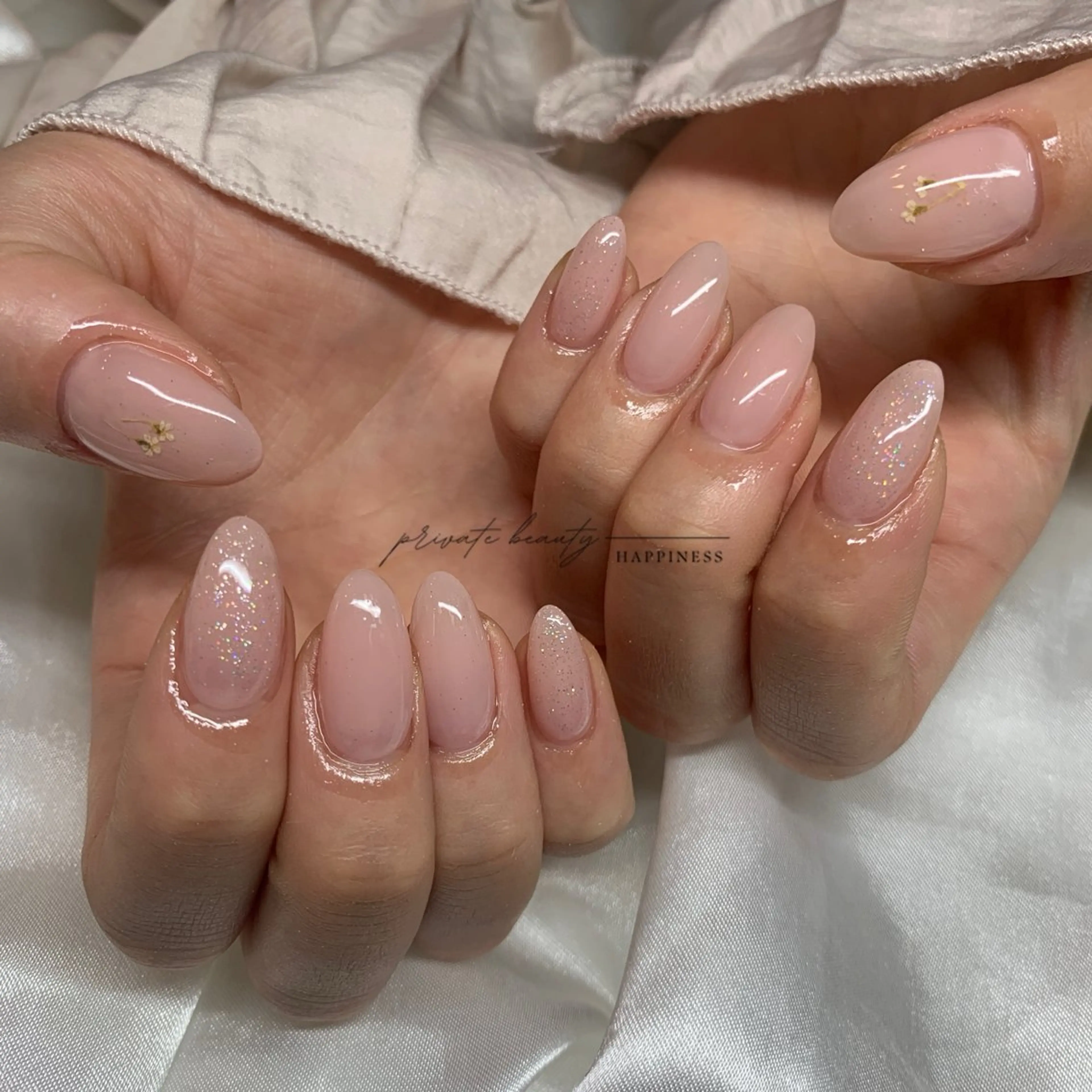 ネイル 長さ出し フラワーネイル ラメ(グリッター) ロングネイル 持ち込み happiness nailのネイルデザイン