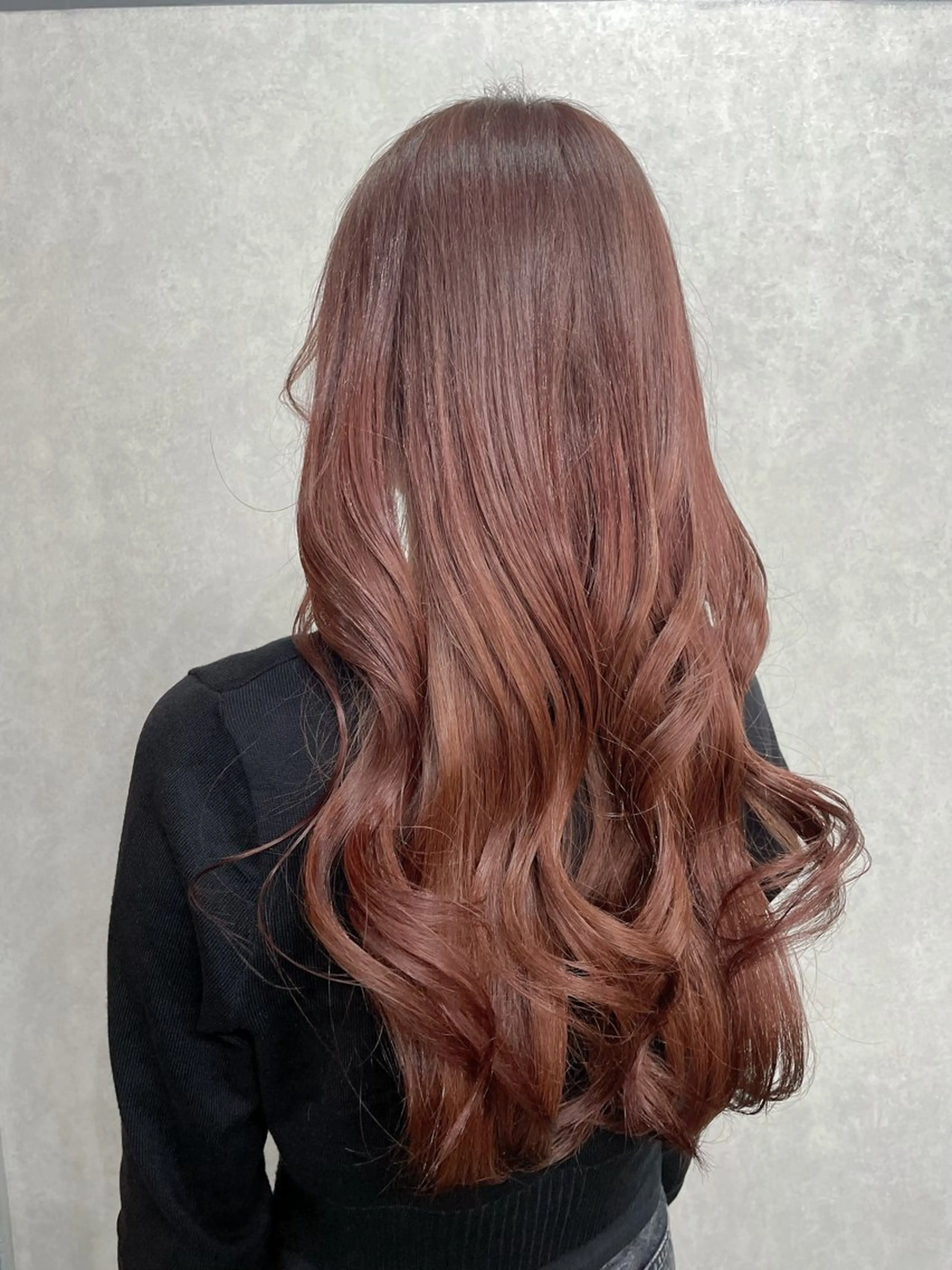 ロング カラー ピンクカラー AIRI layer cut hairのヘアスタイル