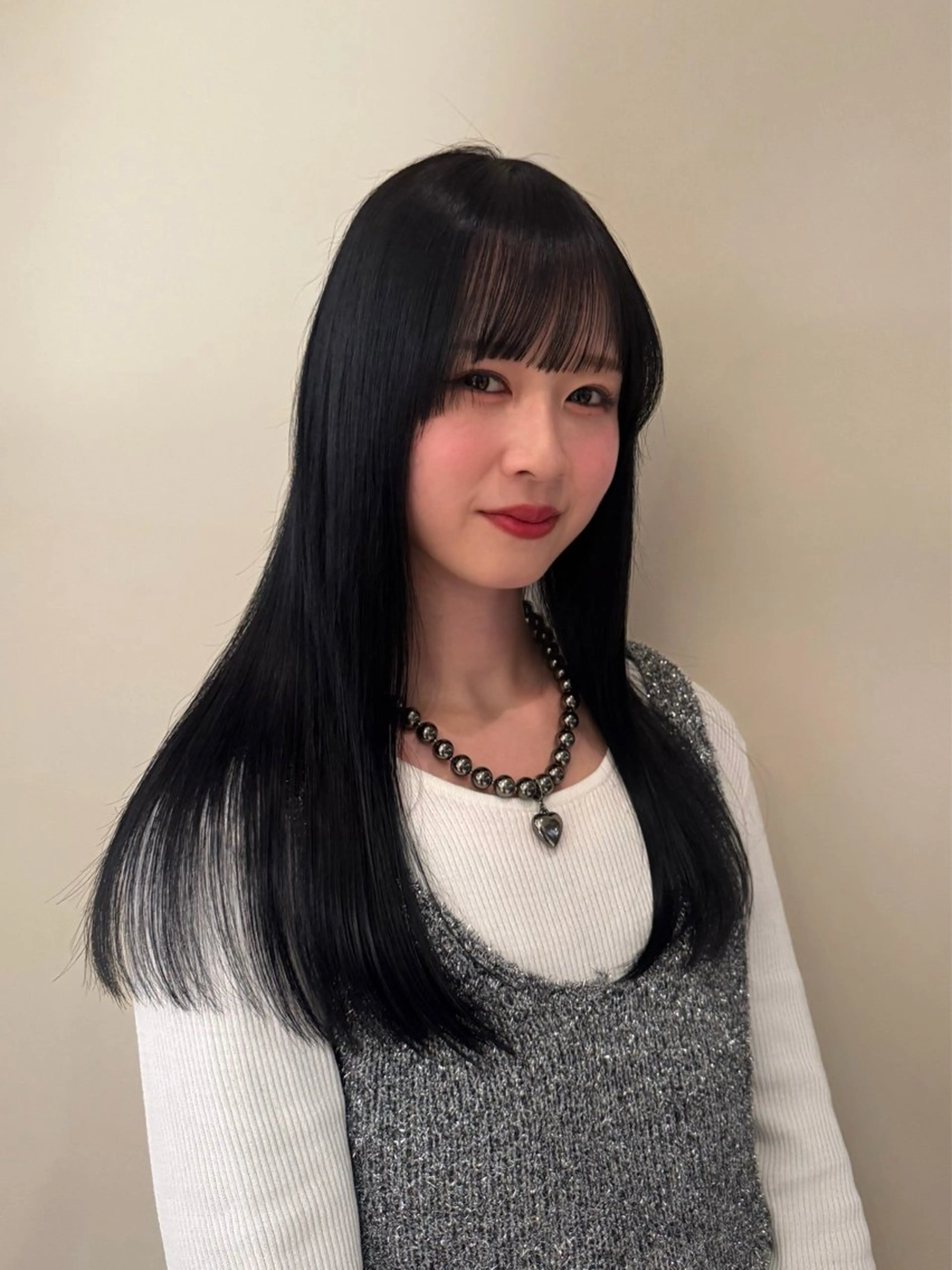 カラー ヘアカラー トリートメント ピエドプール NINAのヘアスタイル