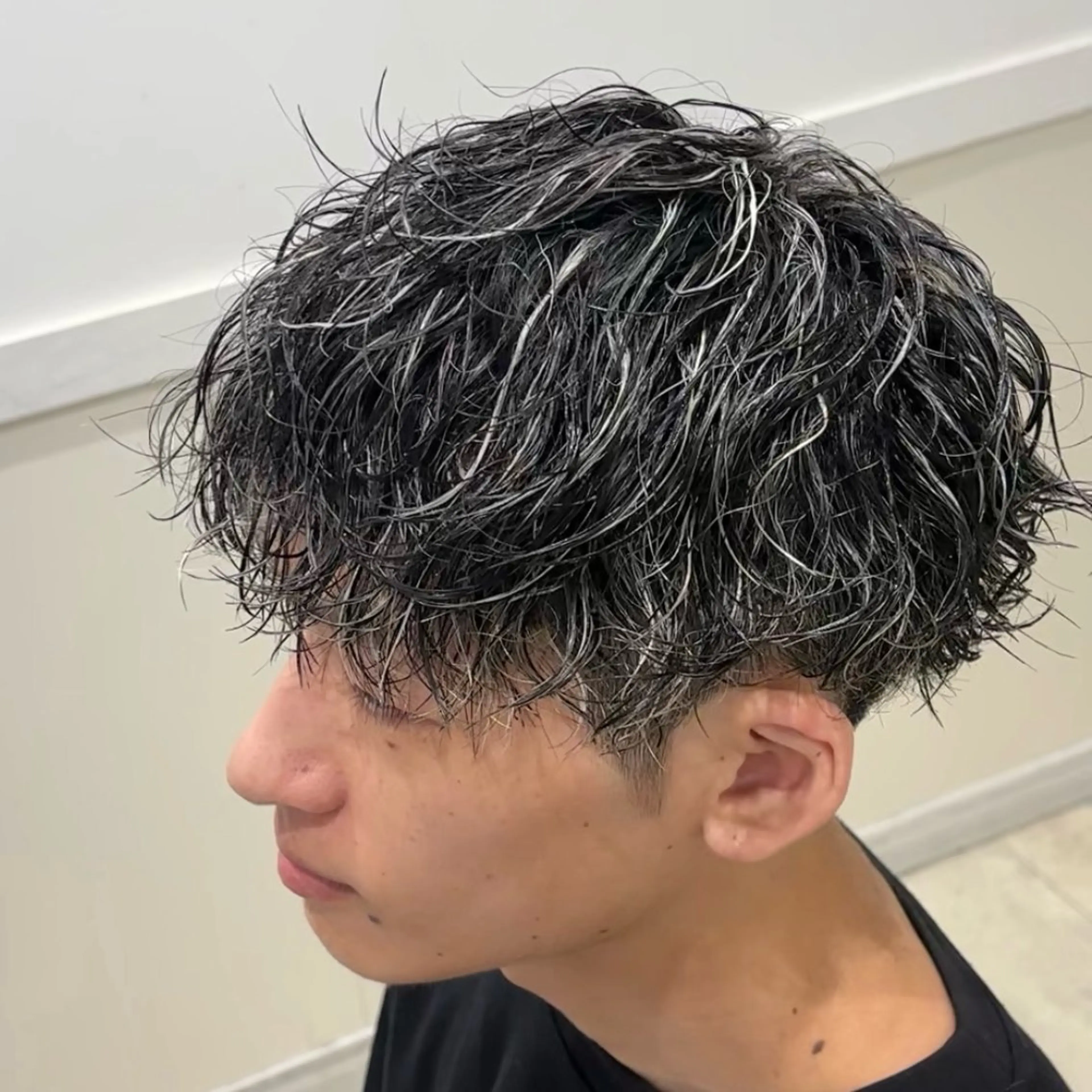 ショート カラー パーマ メンズ カット ヘアカラー パーマ トリートメント クセを最大限に活かす メンズパーマ奈良大祐のヘアスタイル