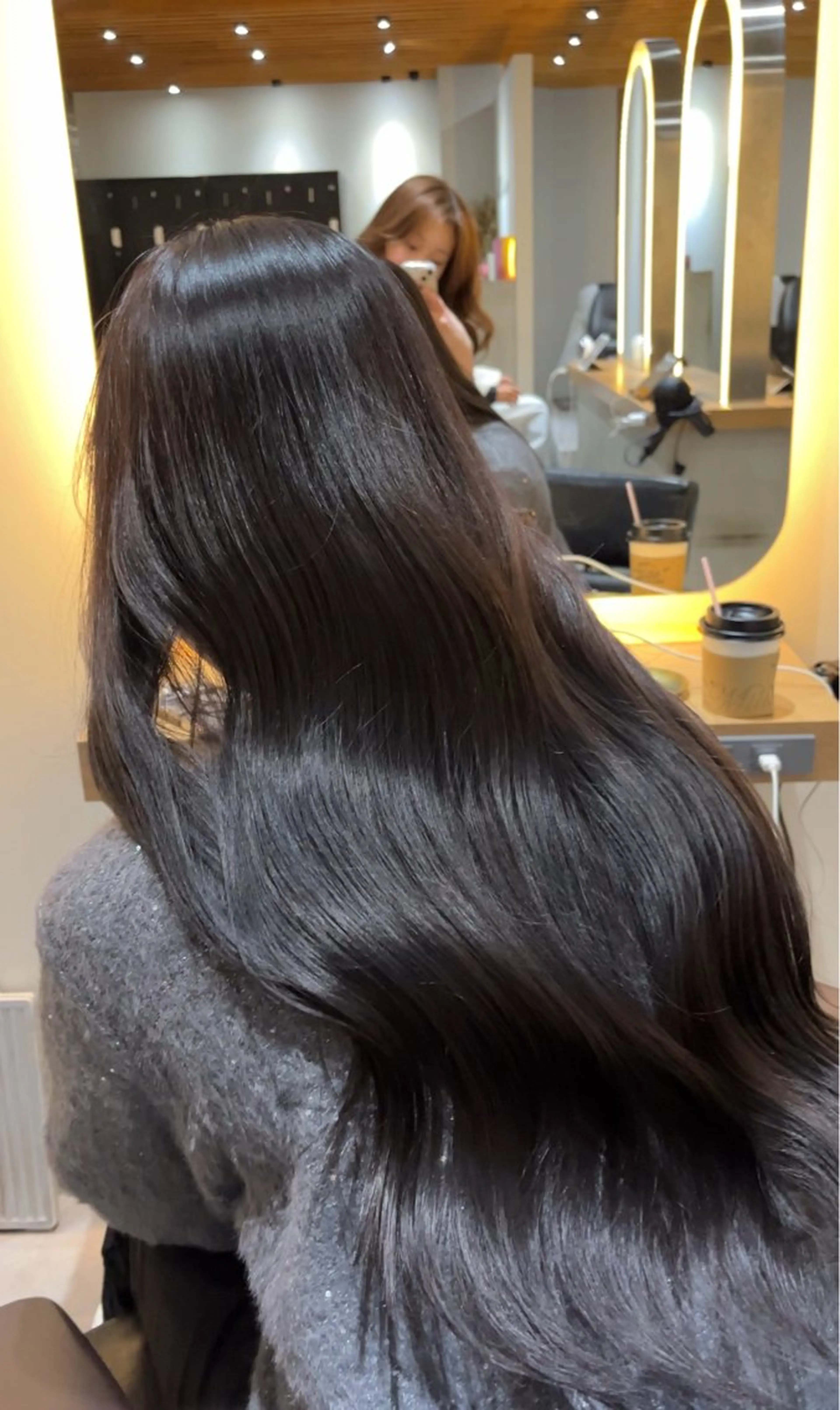 ロング カラー グレージュ ラベンダーカラー ラベンダーグレージュ ラベンダーグレー ロングカット/ うる艶カラー/ユイのヘアスタイル