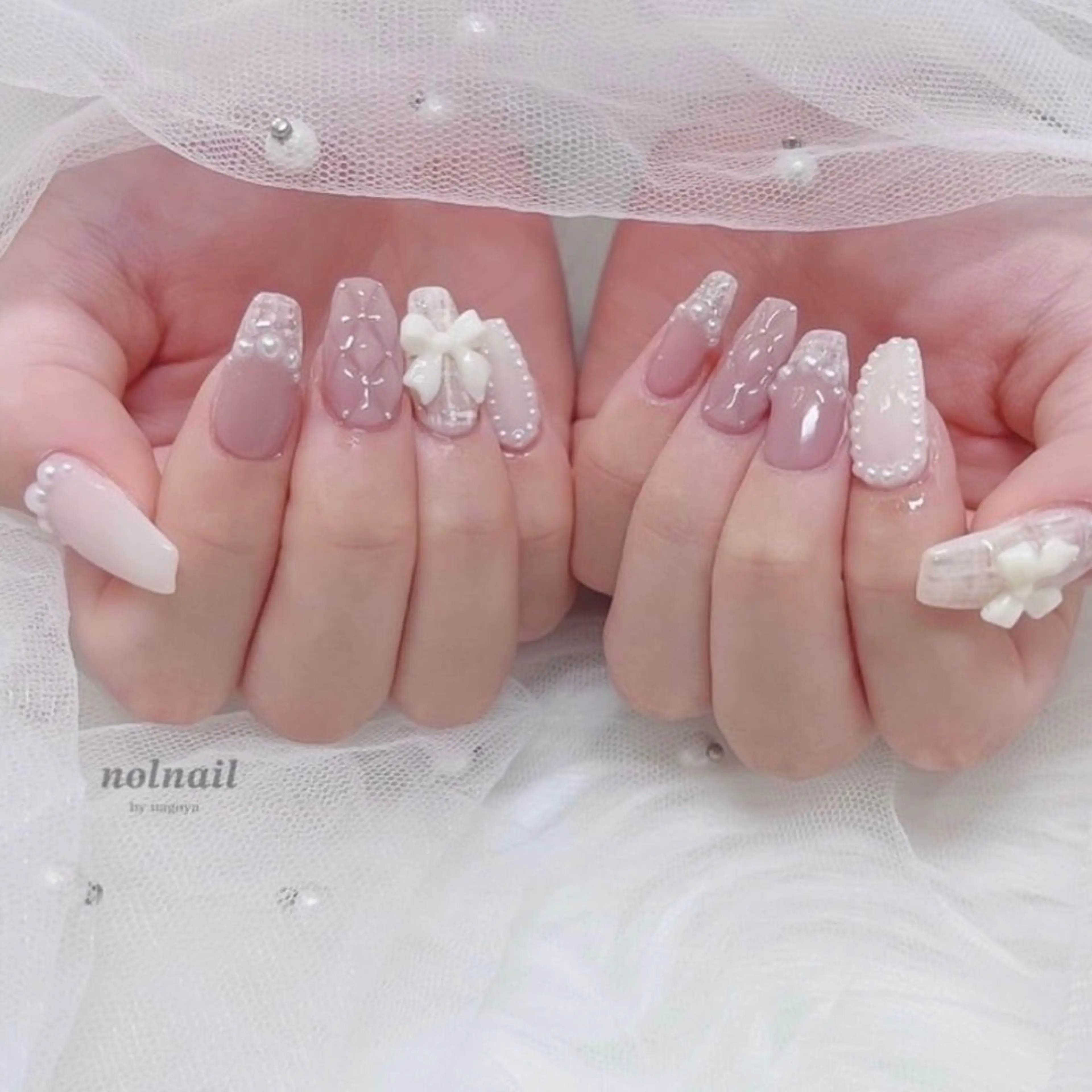 ネイル グラデーション ラメ(グリッター) マグネットネイル ミラーネイル ニュアンスネイル ハンドネイル Lumi de nails所属・Lumi de nailsのネイルデザイン