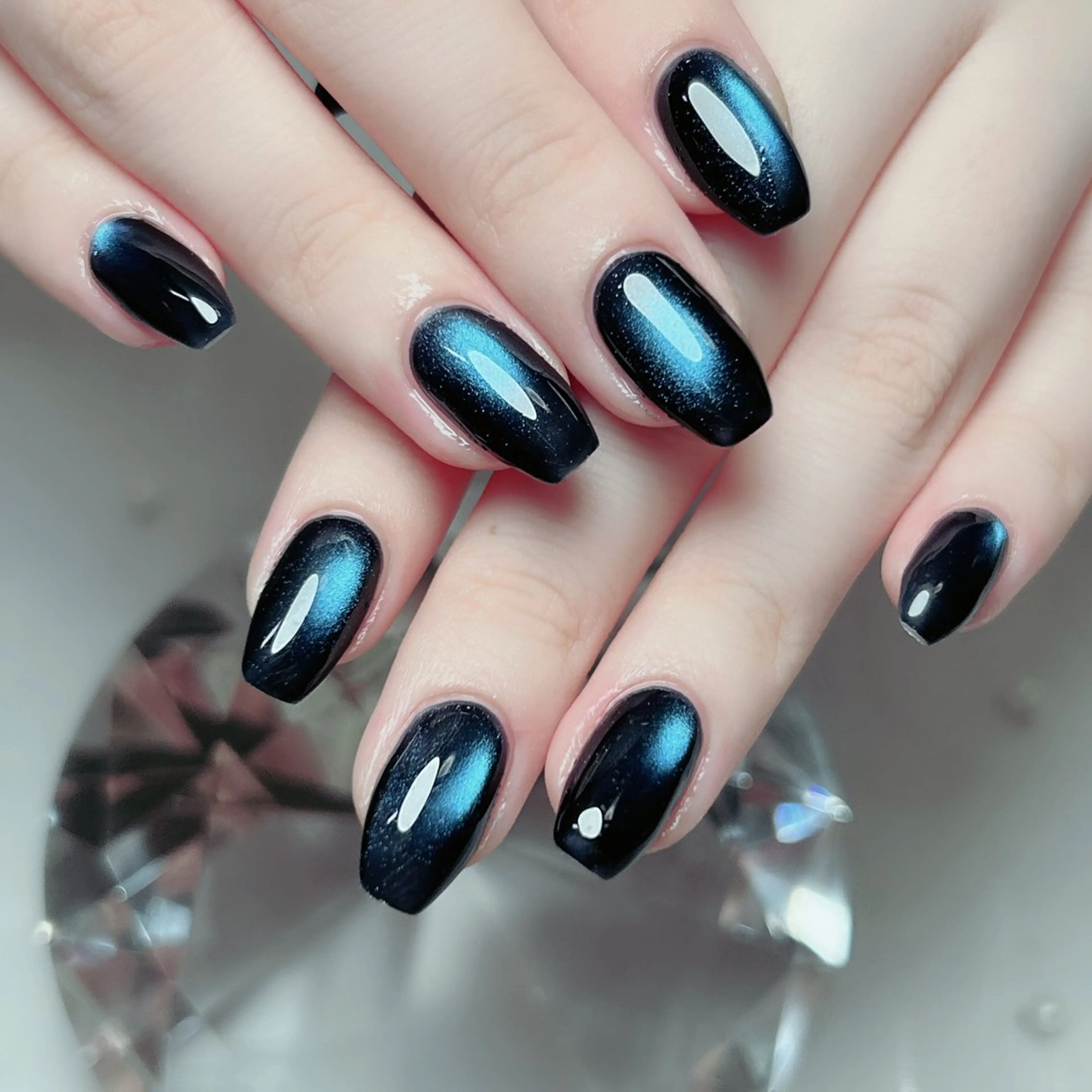 ネイル オーロラネイル フラワーネイル フレンチネイル キラキラネイル ラメ(グリッター) ハンドネイル Cute Tips nailのネイルデザイン