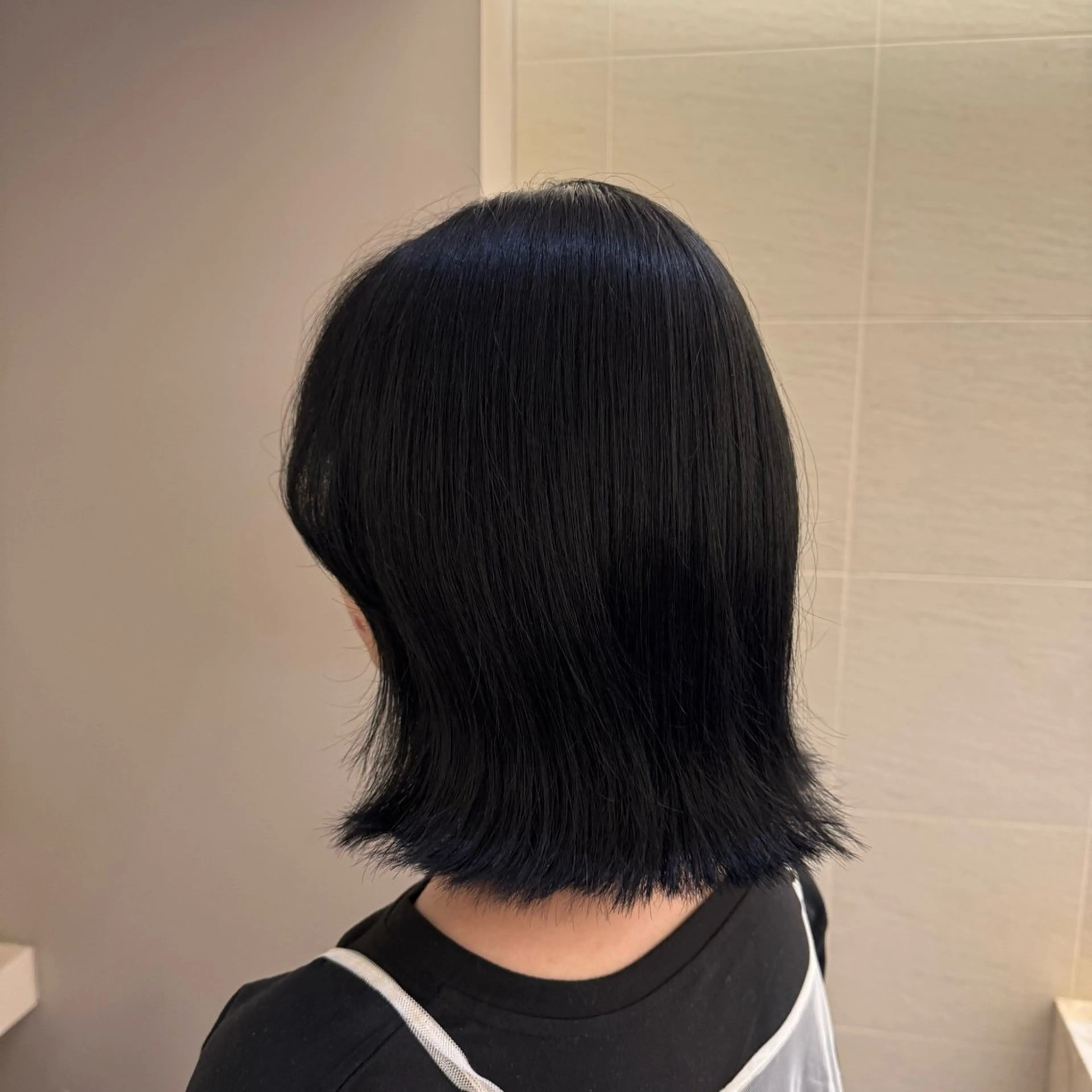 ミディアム yiye KEITOのヘアスタイル