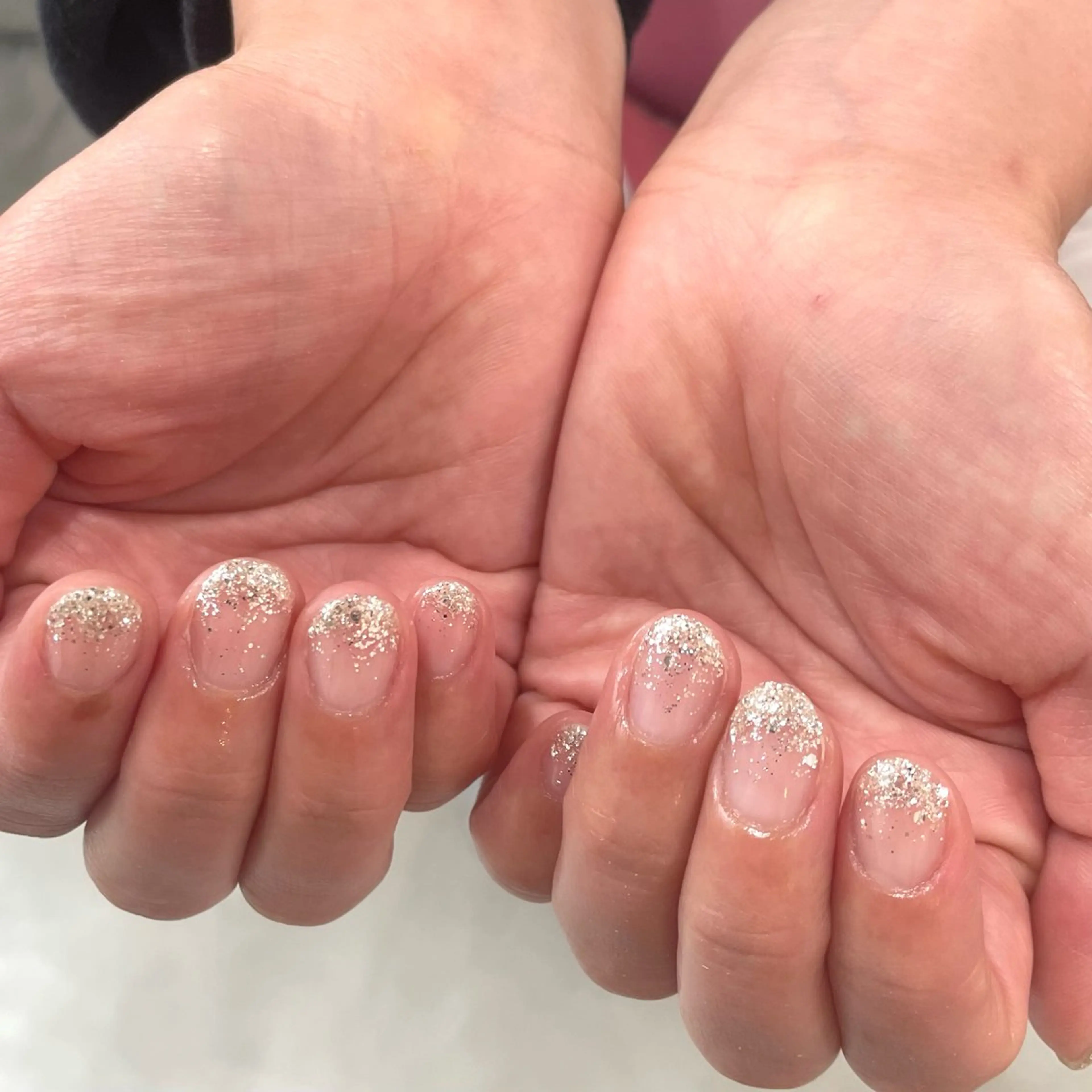 ネイル グラデーション ラメ(グリッター) ラメグラデーション シルバー ハンドネイル 🤍One MISAKI🤍のネイルデザイン