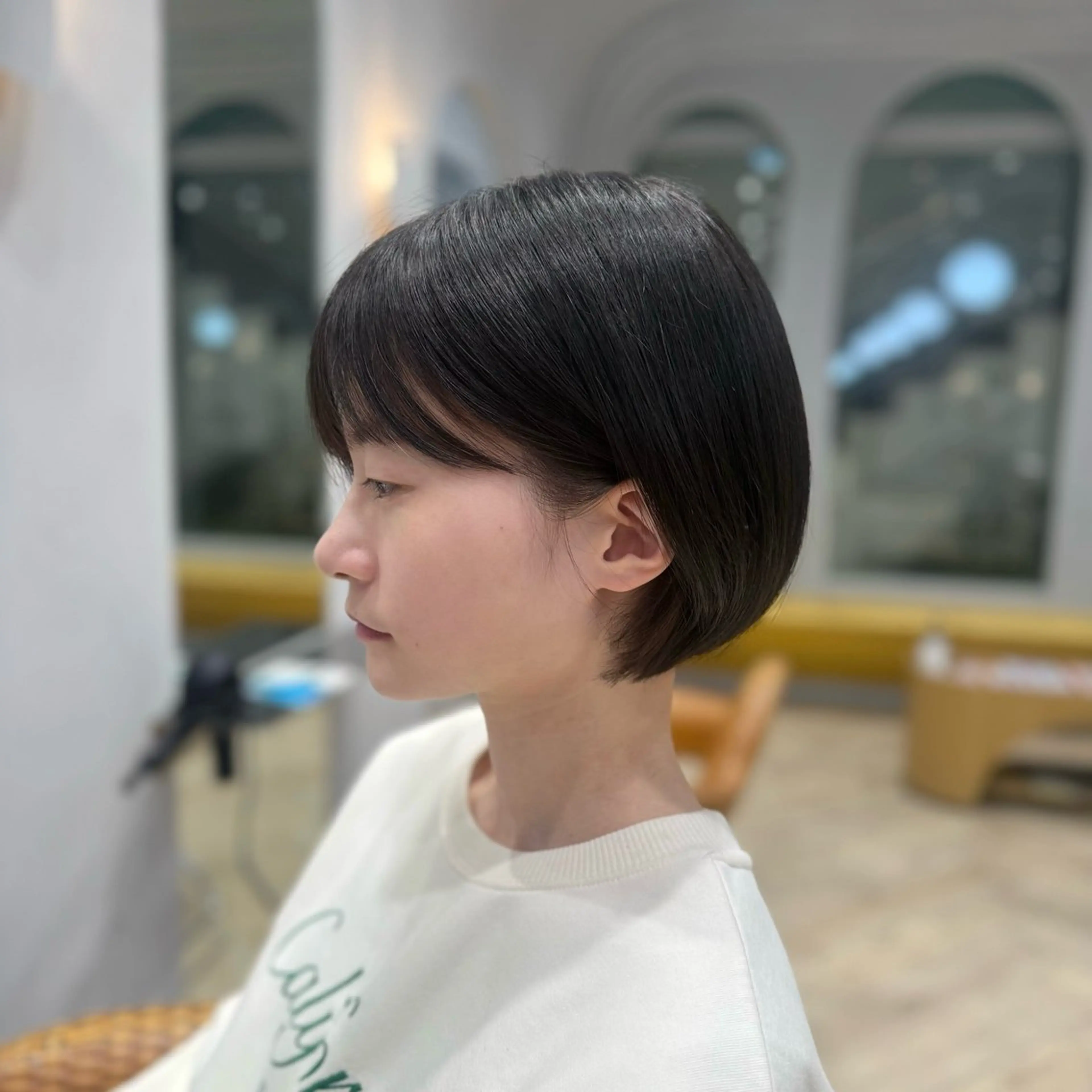 ショート カラー ボブ サイドバング 大久保 凜香のヘアスタイル