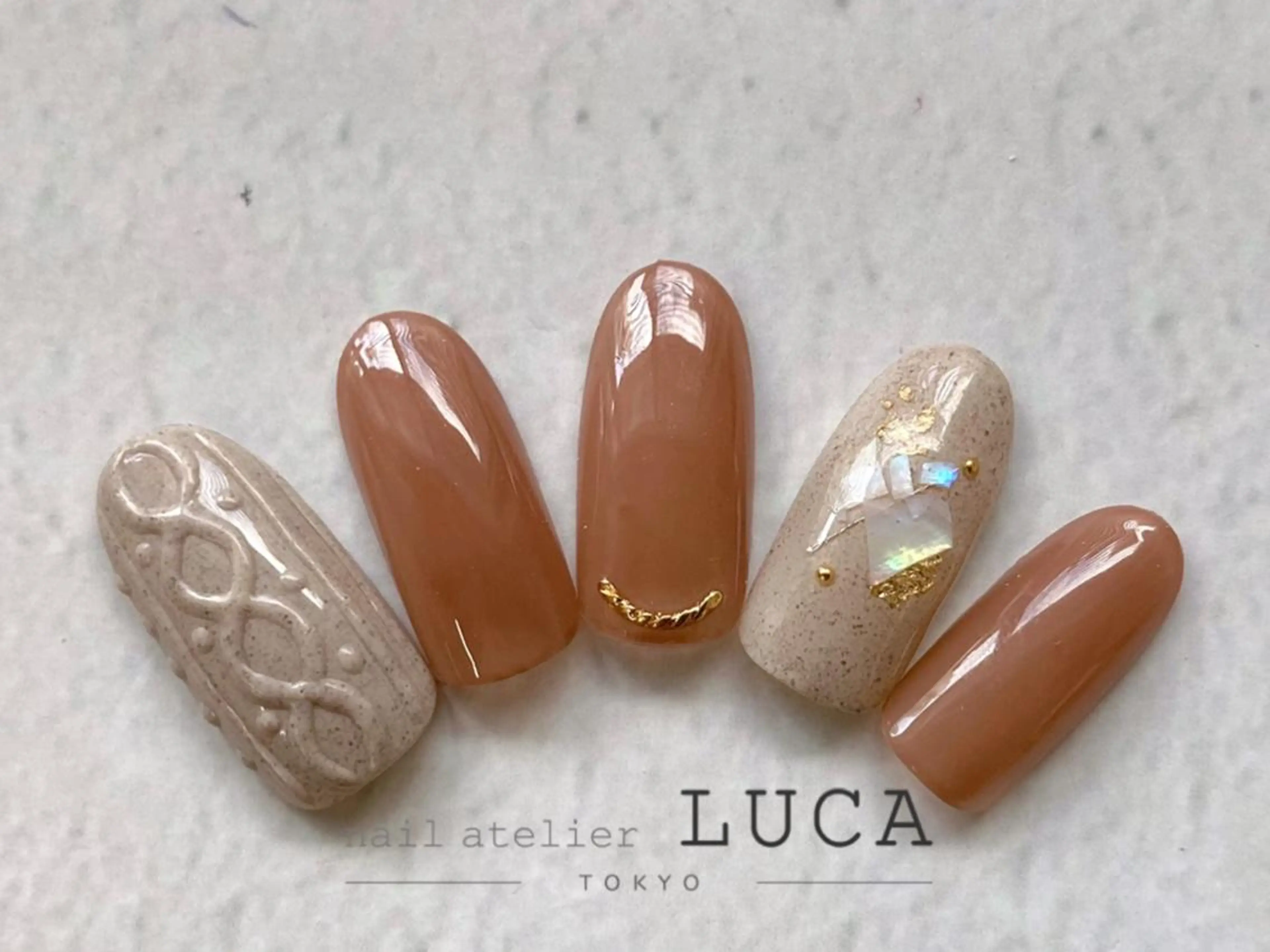 ネイル アートネイル オーロラネイル クリアネイル 長さ出し フットネイル ハンドネイル ネイルアトリエルカ スタッフのネイルデザイン