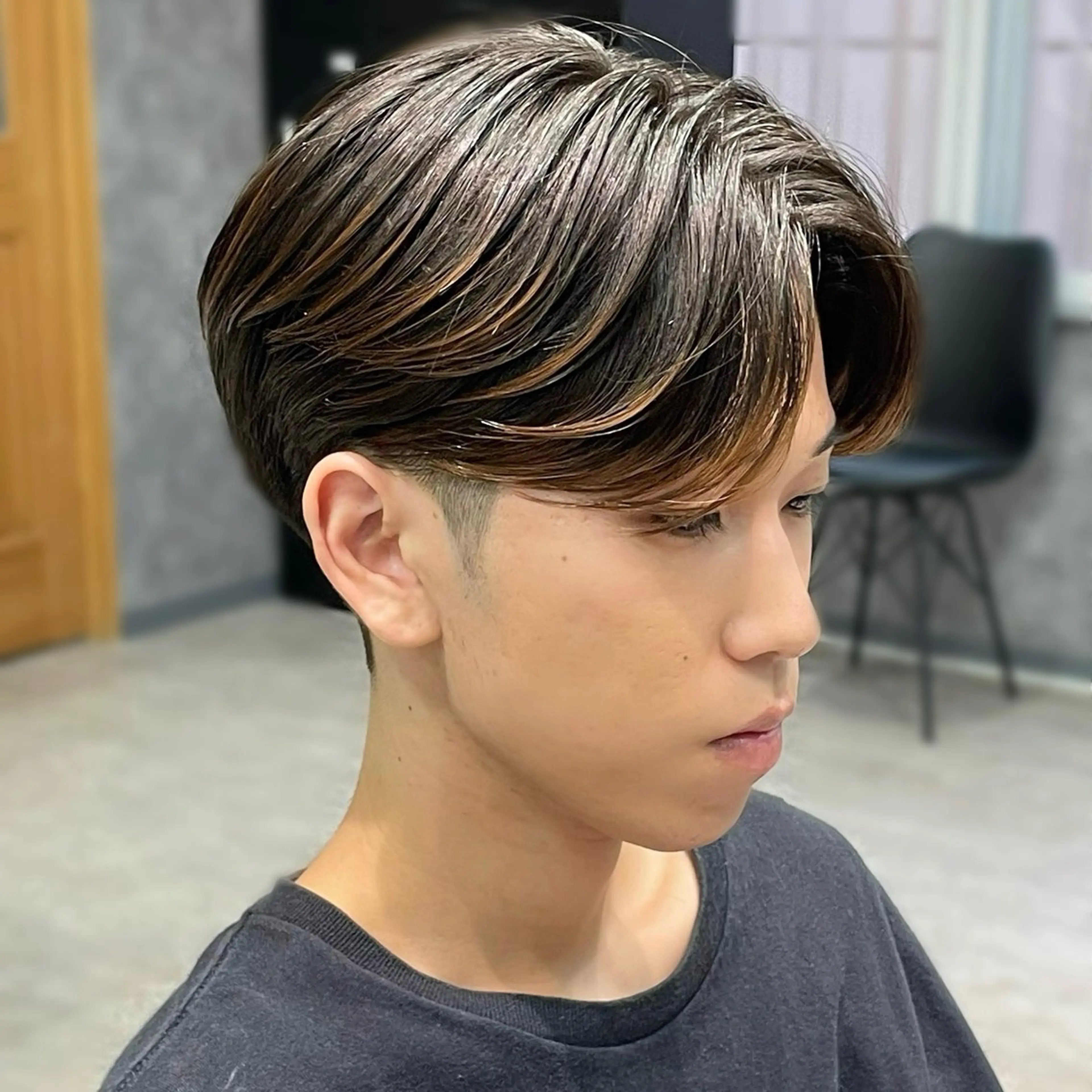 ショート カラー パーマ メンズ センターパート 音頭 津田沼 ニュアンス,フェザーのヘアスタイル