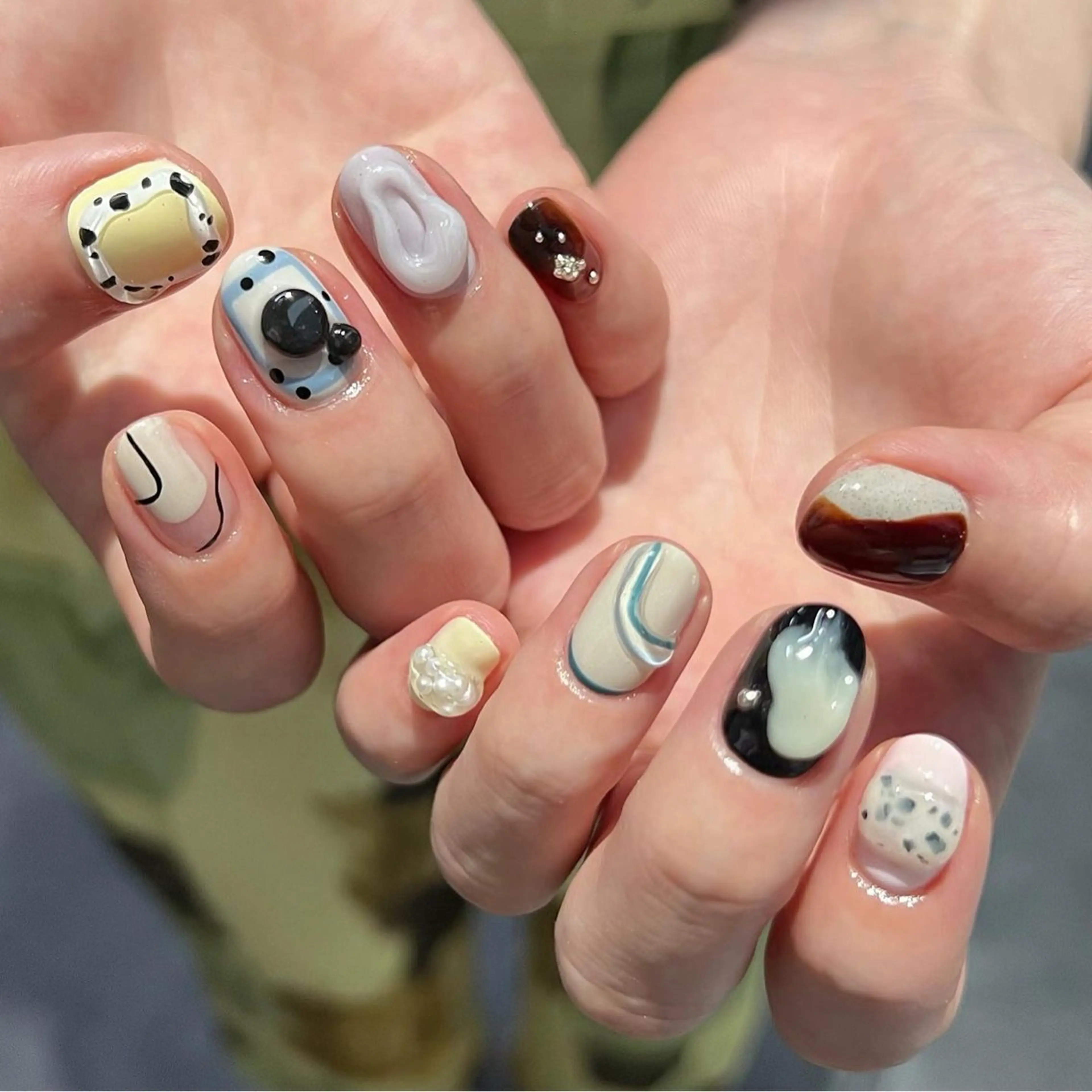 ネイル ジェルネイル ニュアンスネイル ぷっくりネイル 冬ネイル ハンドネイル フットネイル GRANDE大須 栄/店長 aki🌙のネイルデザイン