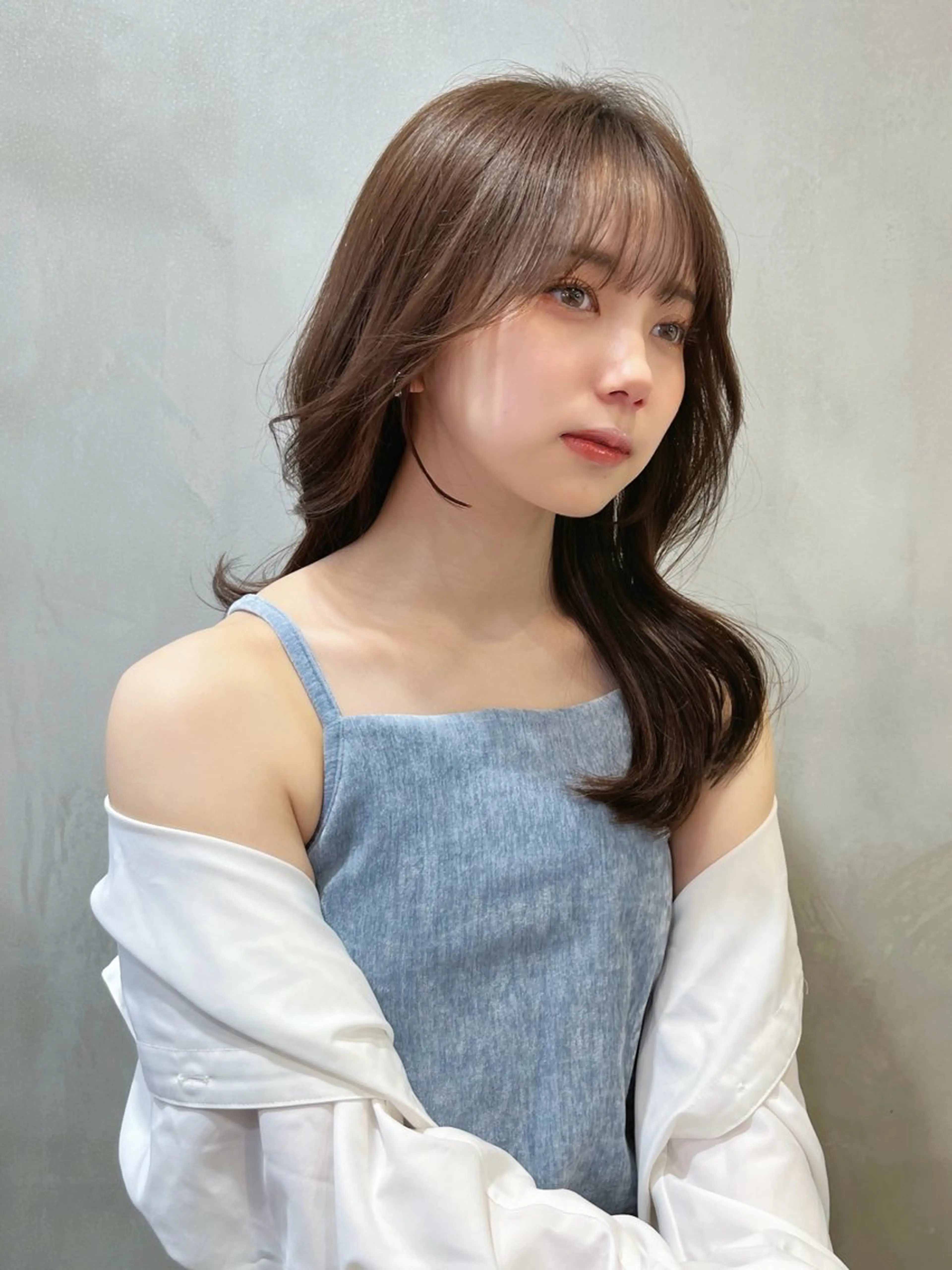 ロング カラー グレージュ くびれヘア ヨシンモリ 韓国風ヘア カット ヘアカラー トリートメント レイヤーカット 大宮　蒲生優のヘアスタイル