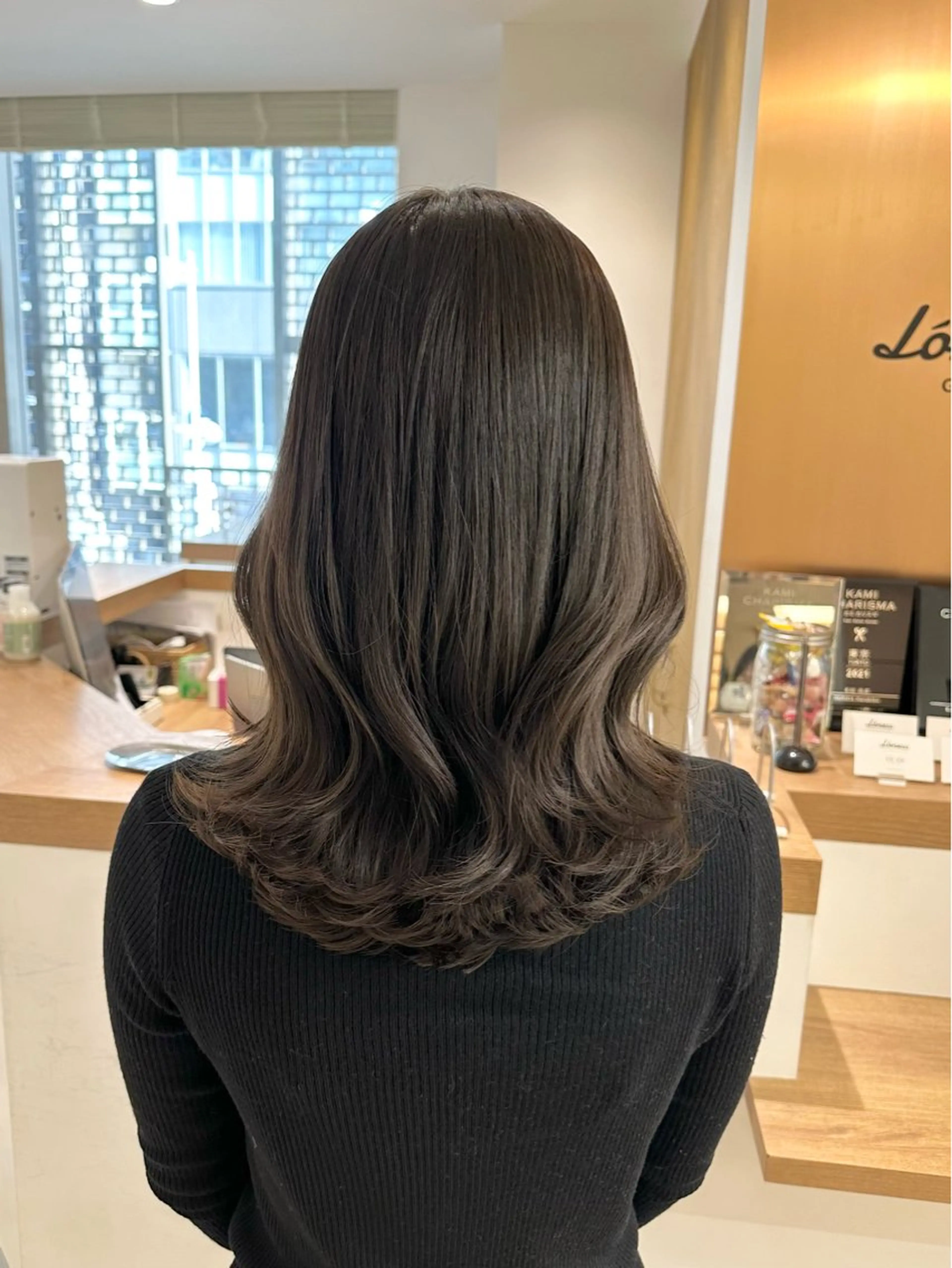 セミロング ヘアカラー トリートメント L'EANE THE TOKYO所属・ロングカット無料｜ 青山 ｜髪質改善のヘアスタイル