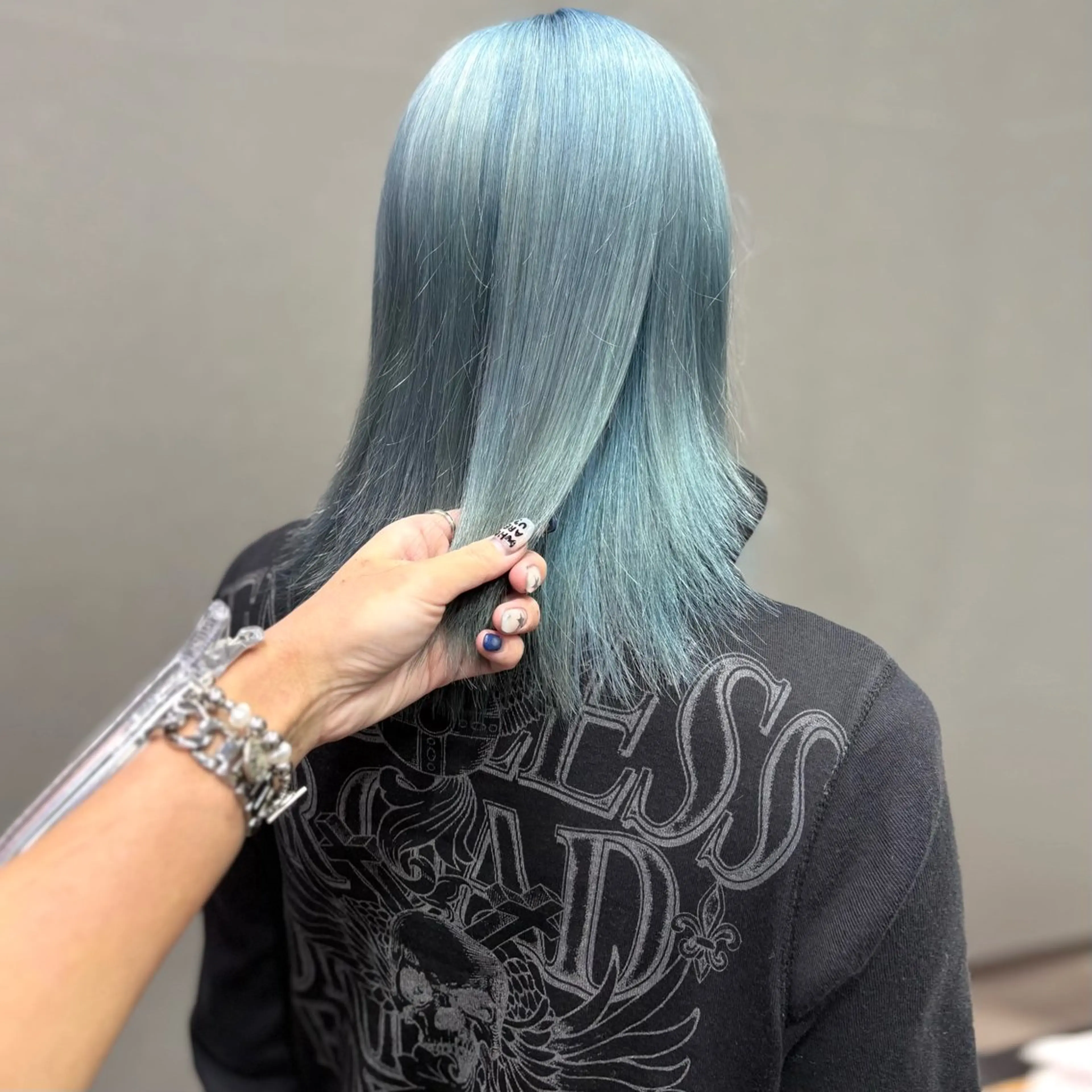 カラー ブリーチ ブルーカラー ケアブリーチ 浜松/メンズサロン/ Yuna🐈‍⬛🫧のヘアスタイル