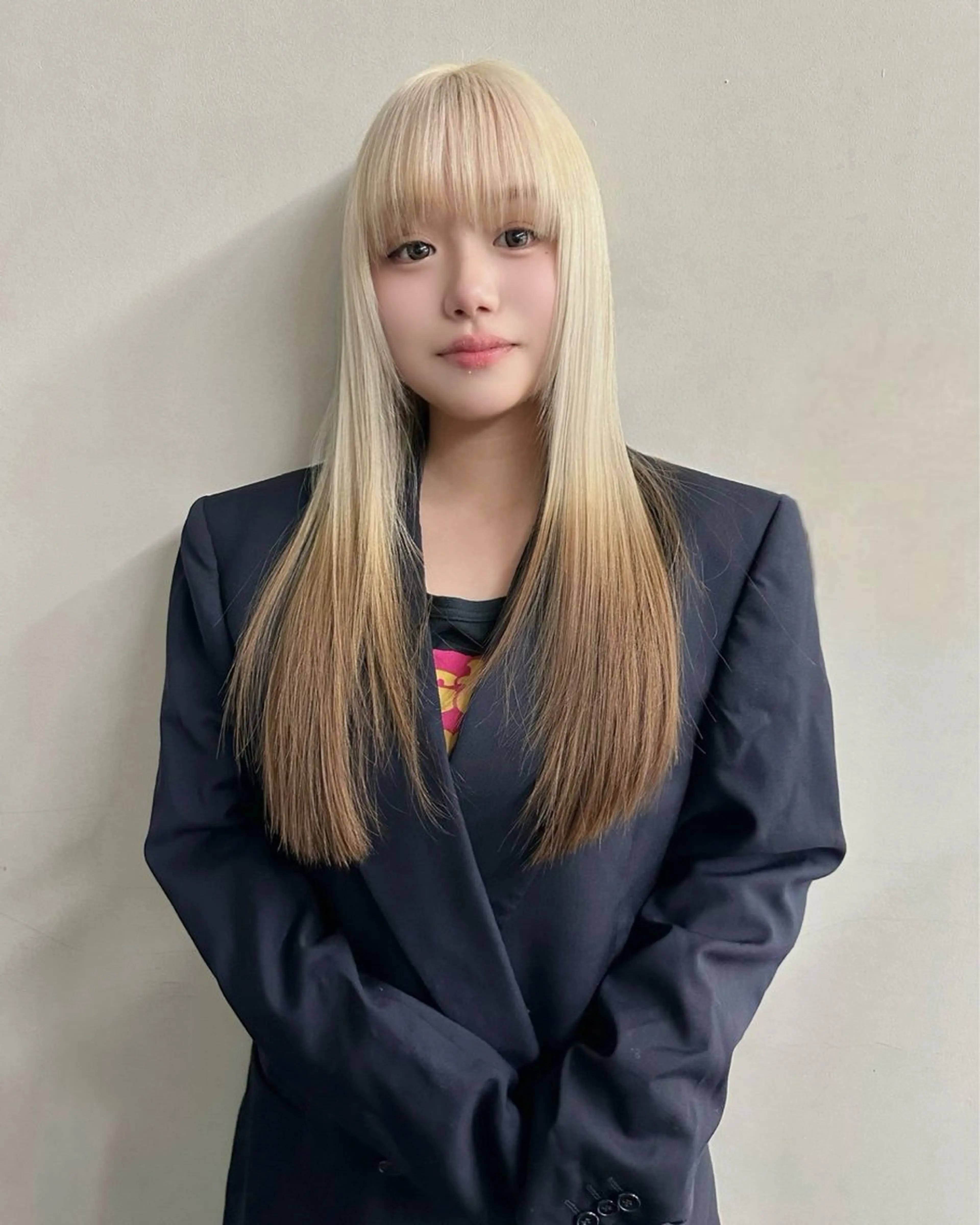 ロング カラー ブリーチ ブロンド デザインカラー ホワイトブロンド ヘアカラー ブリーチ/ベージュ 💕/momoaのヘアスタイル