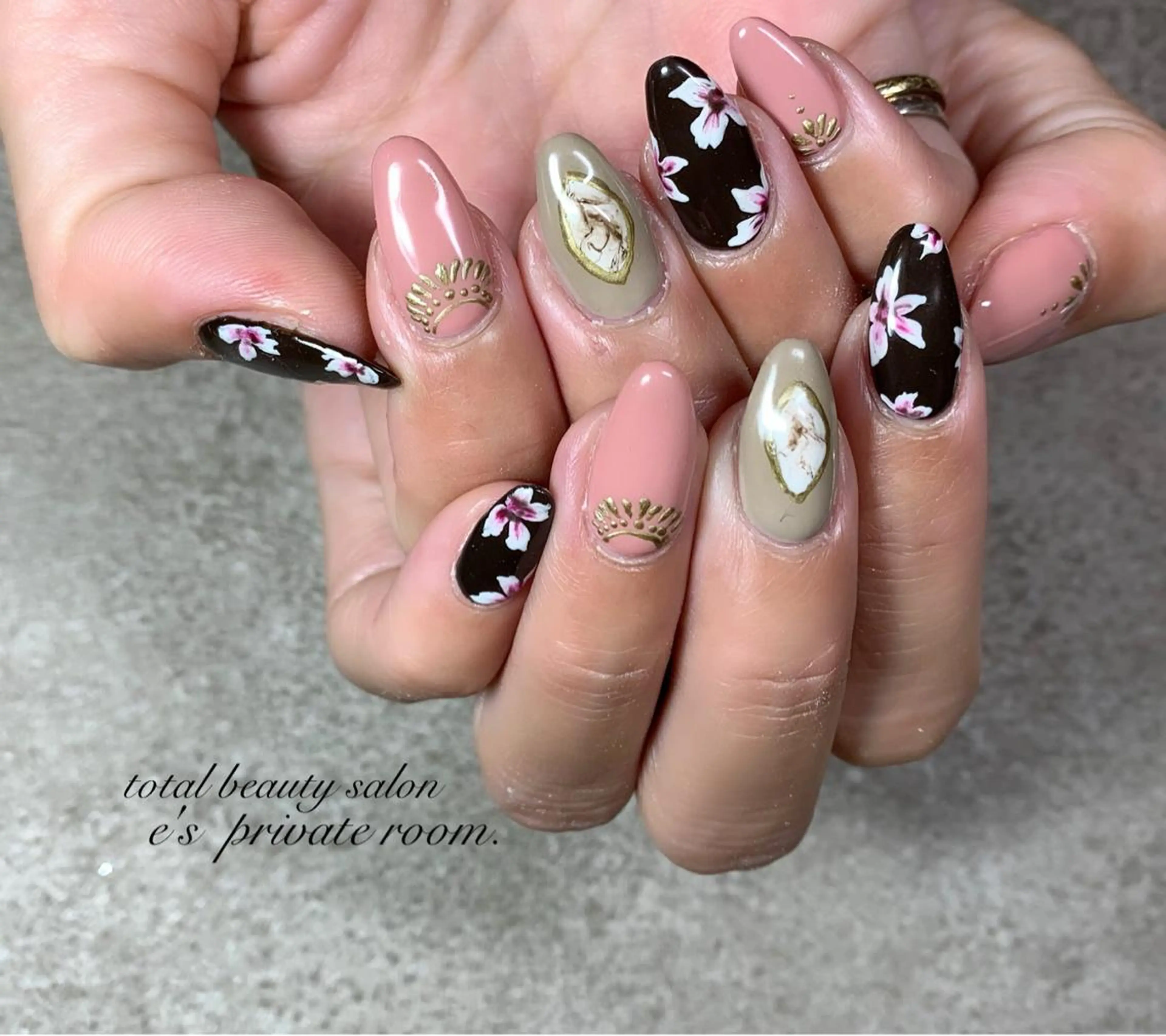 ネイル LAVISH nail salonのネイルデザイン