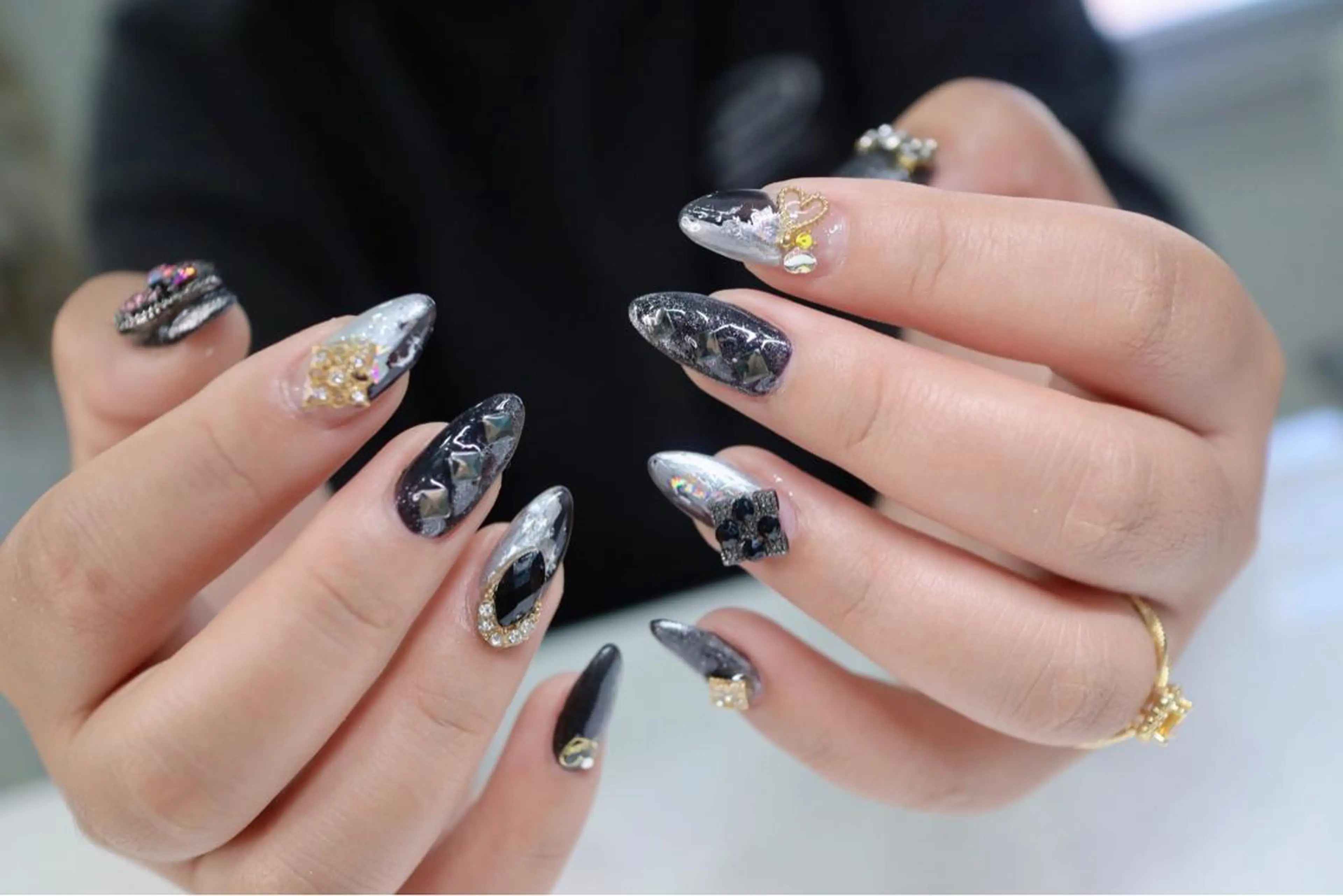 ミディアム ネイル Kaka Nailsのネイルデザイン